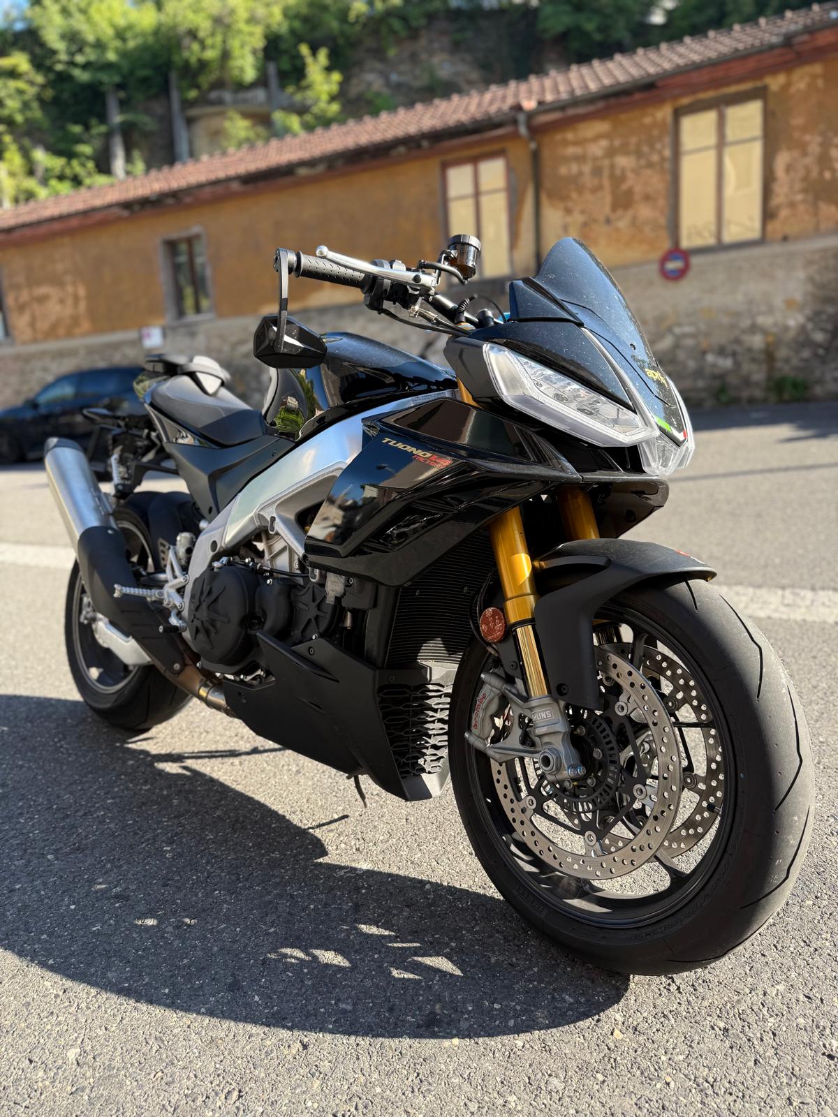 APRILIA Tuono V4 1100 Factory