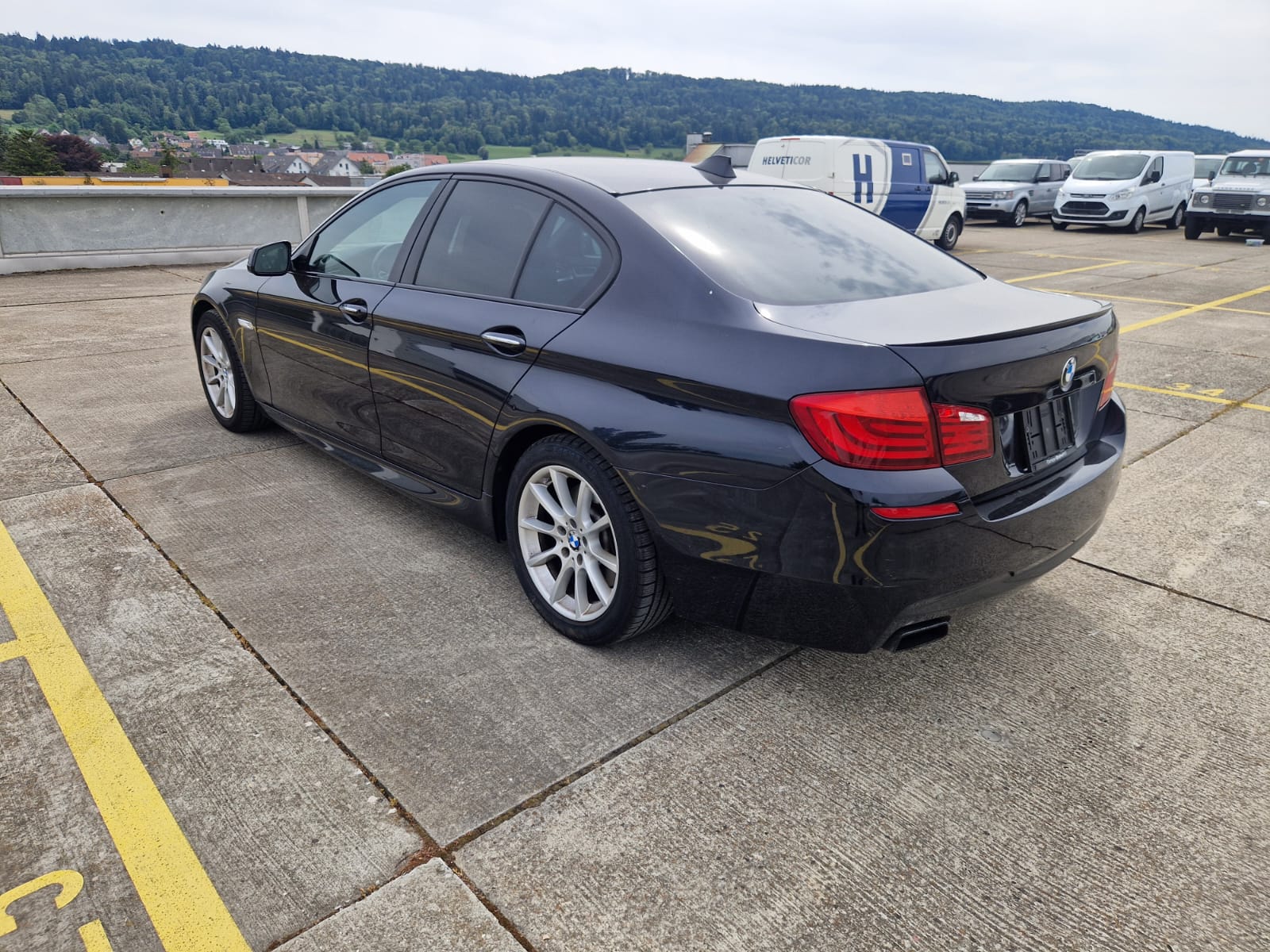 BMW 550i xDrive Steptronic ( M-Sportpaket )-image-2