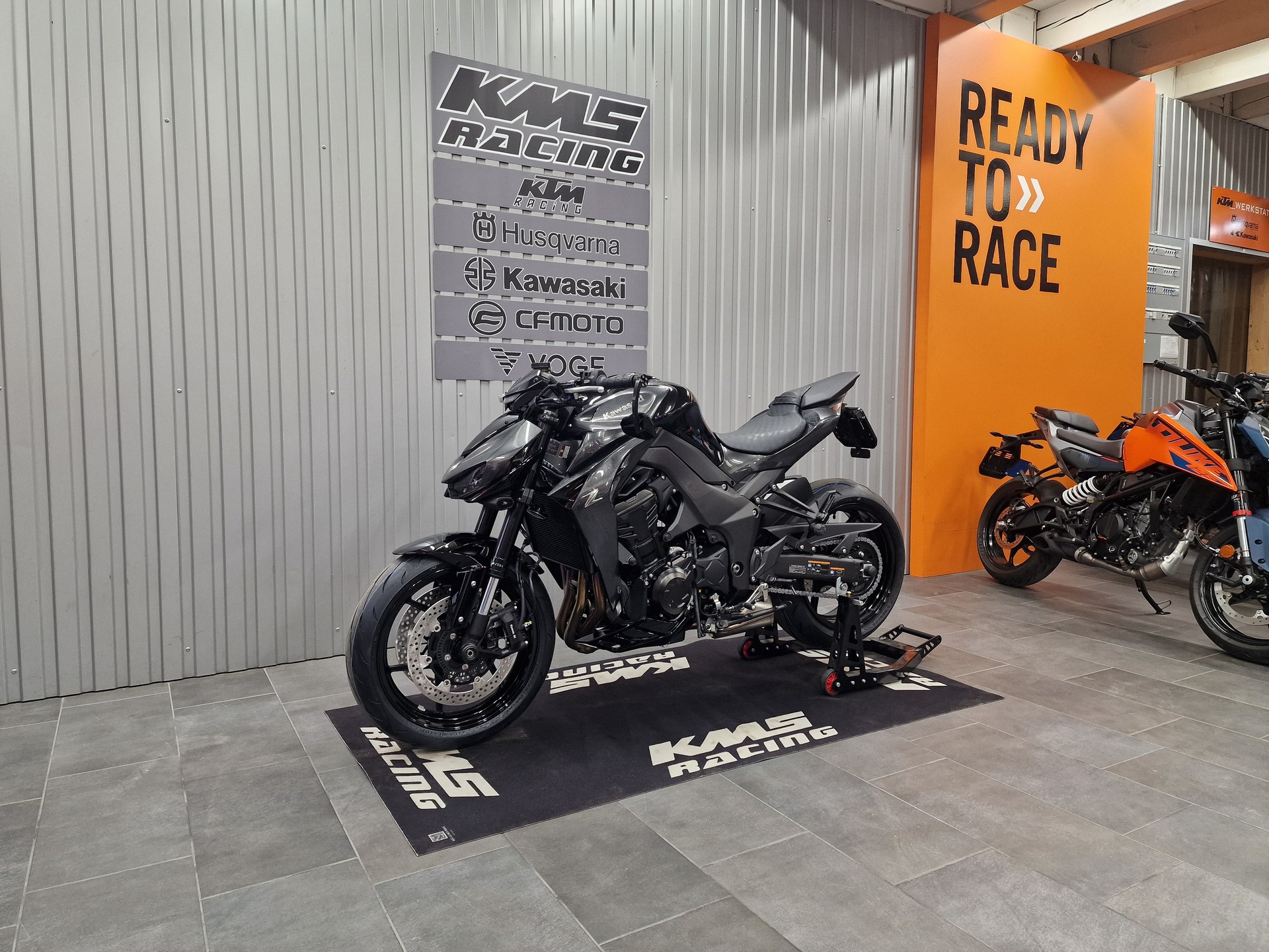 KAWASAKI Z 1100-showroom-element-2