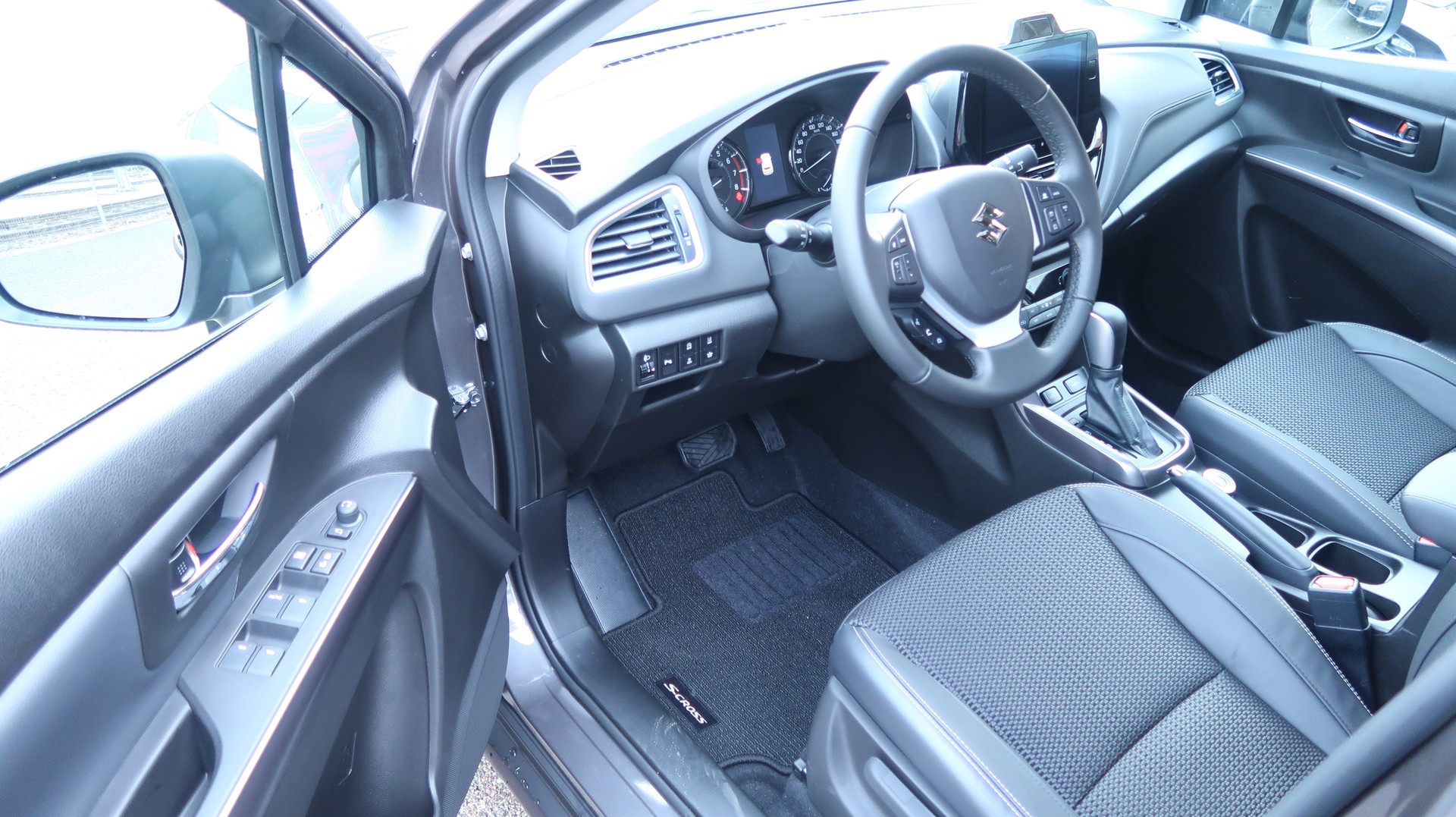 SUZUKI S-Cross 1.4 16V Compact Top MHD(MILD HYBRID) 4WD Automatic-image-18