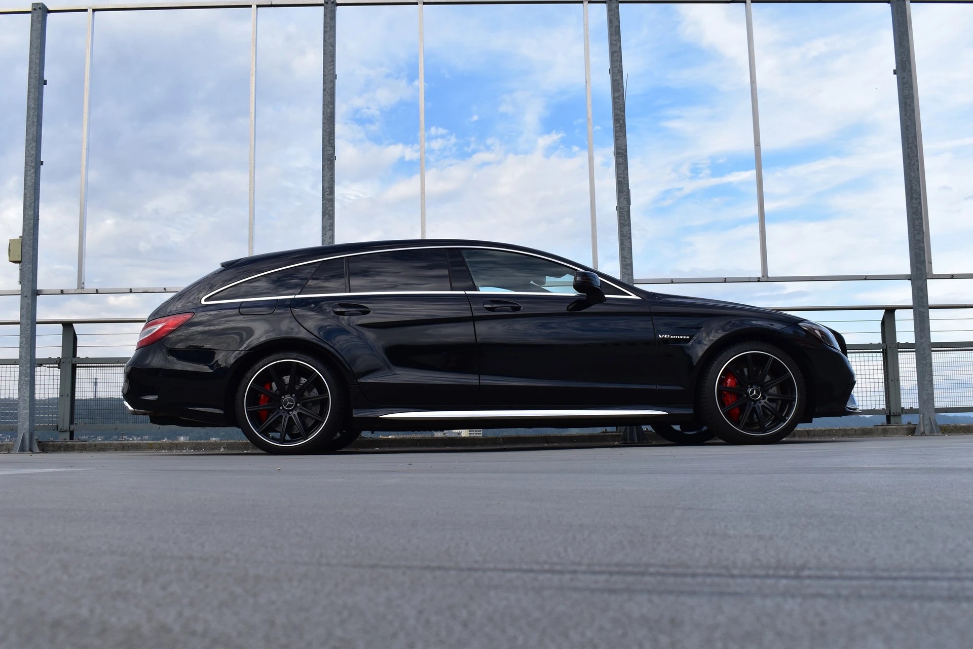 MERCEDES-BENZ CLS SHOOTING BRAKE 63 AMG S 4MATIC SPEEDSHIFT MCT l 585 PS-image-4
