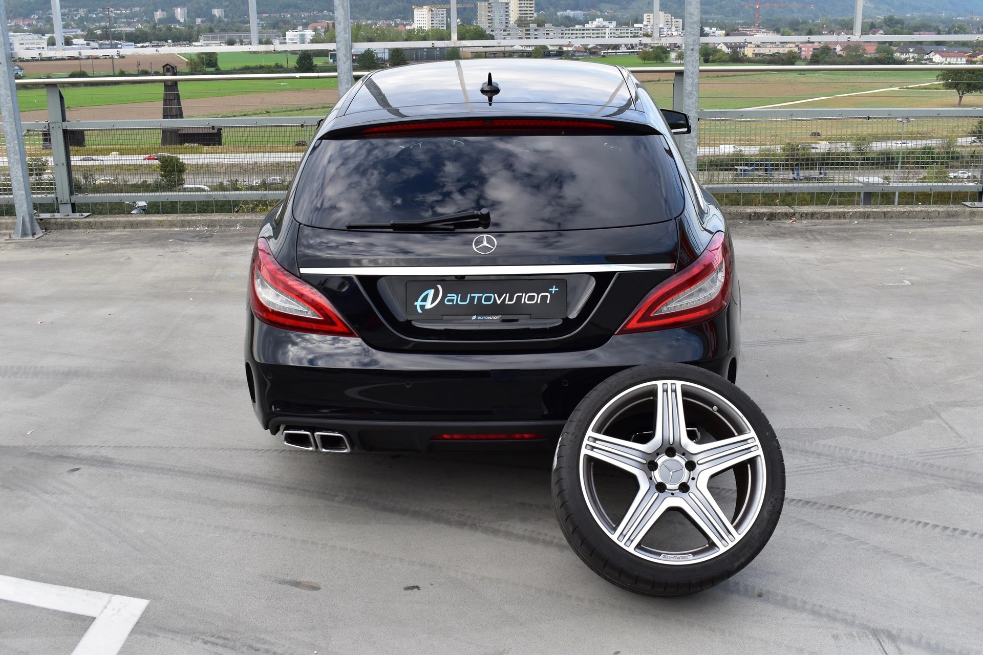 MERCEDES-BENZ CLS SHOOTING BRAKE 63 AMG S 4MATIC SPEEDSHIFT MCT l 585 PS-image-19