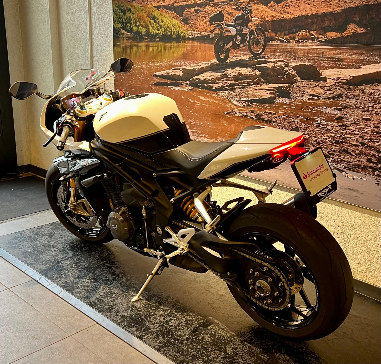 TRIUMPH Speed Triple RR-image-4