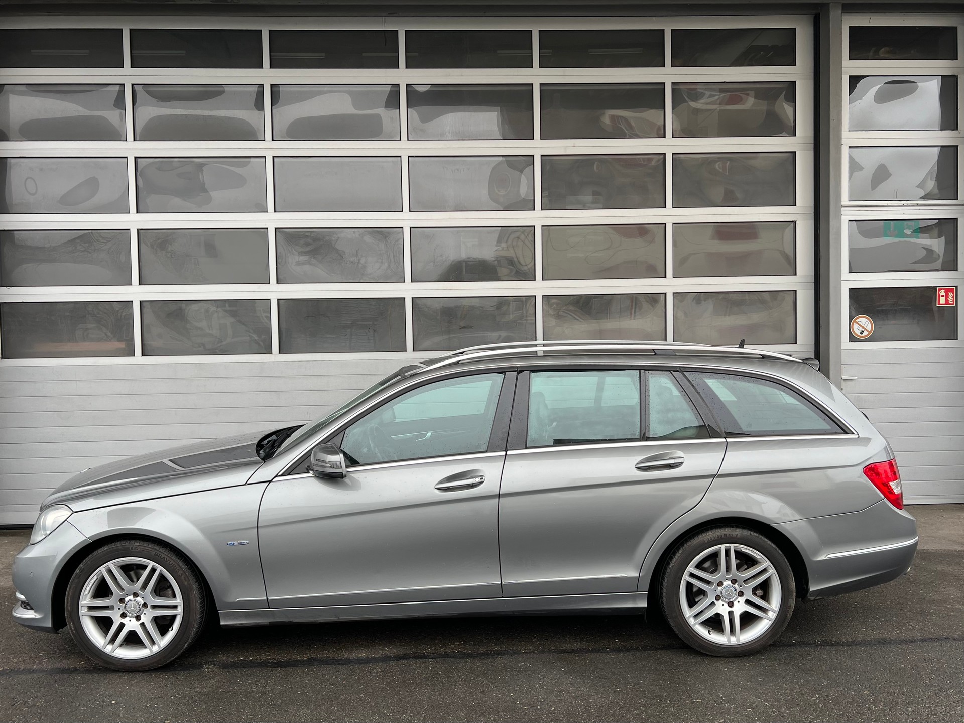 MERCEDES-BENZ C 250 CDI Elégance 4Matic 7G-Tronic-image-2