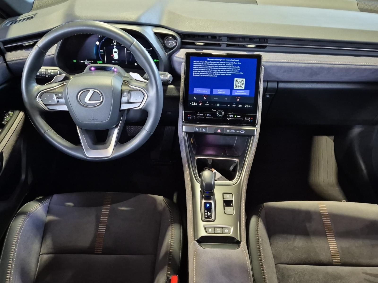 LEXUS LBX 1.5 Hybrid Cool AWD / 8-fach Bereift / inkl. Gratisservice 4 Jahre / 60000 Km ab 1. IV-image-6