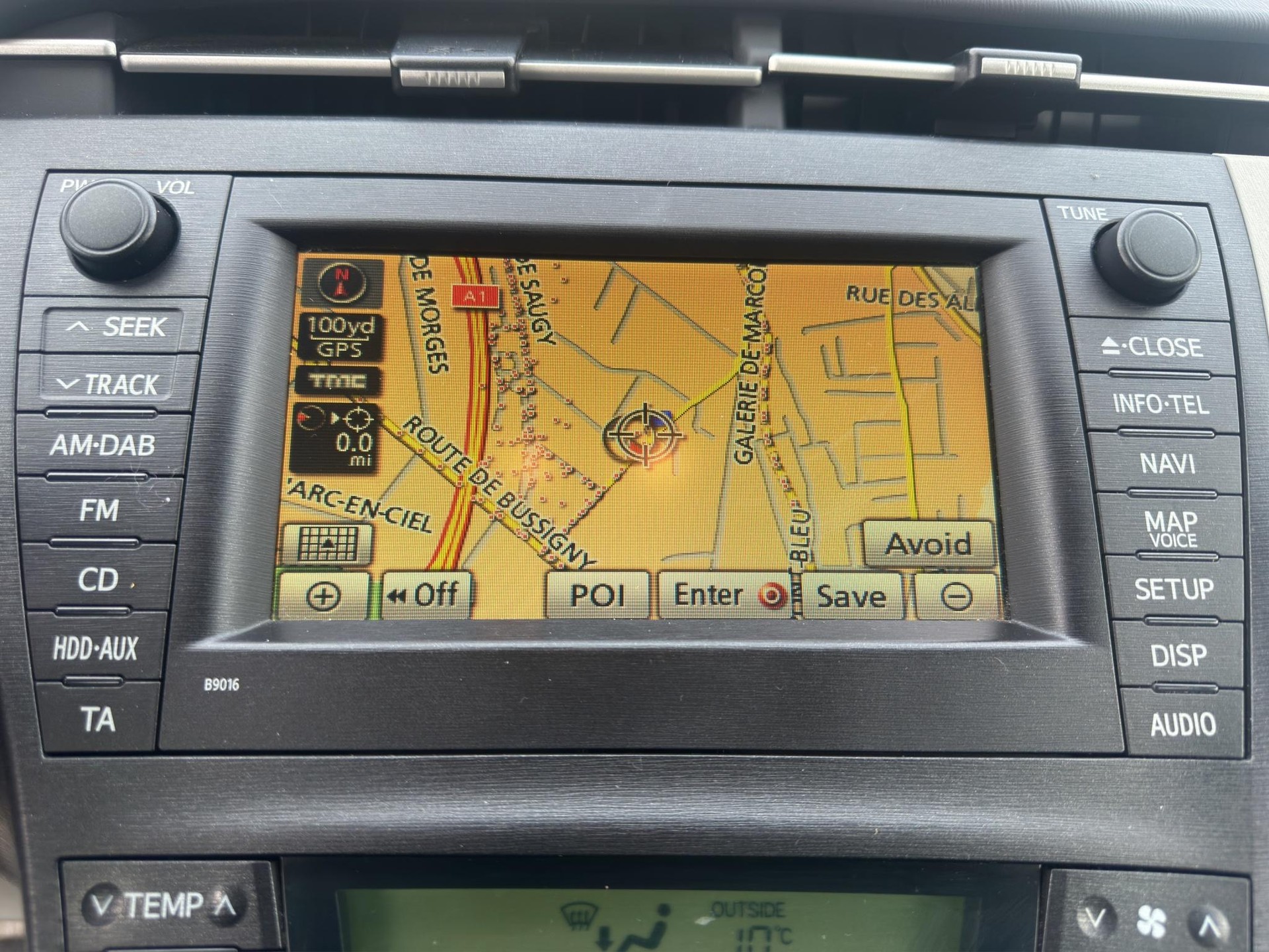 TOYOTA Prius 1.8 VVTi HSD S.Premium-image-12