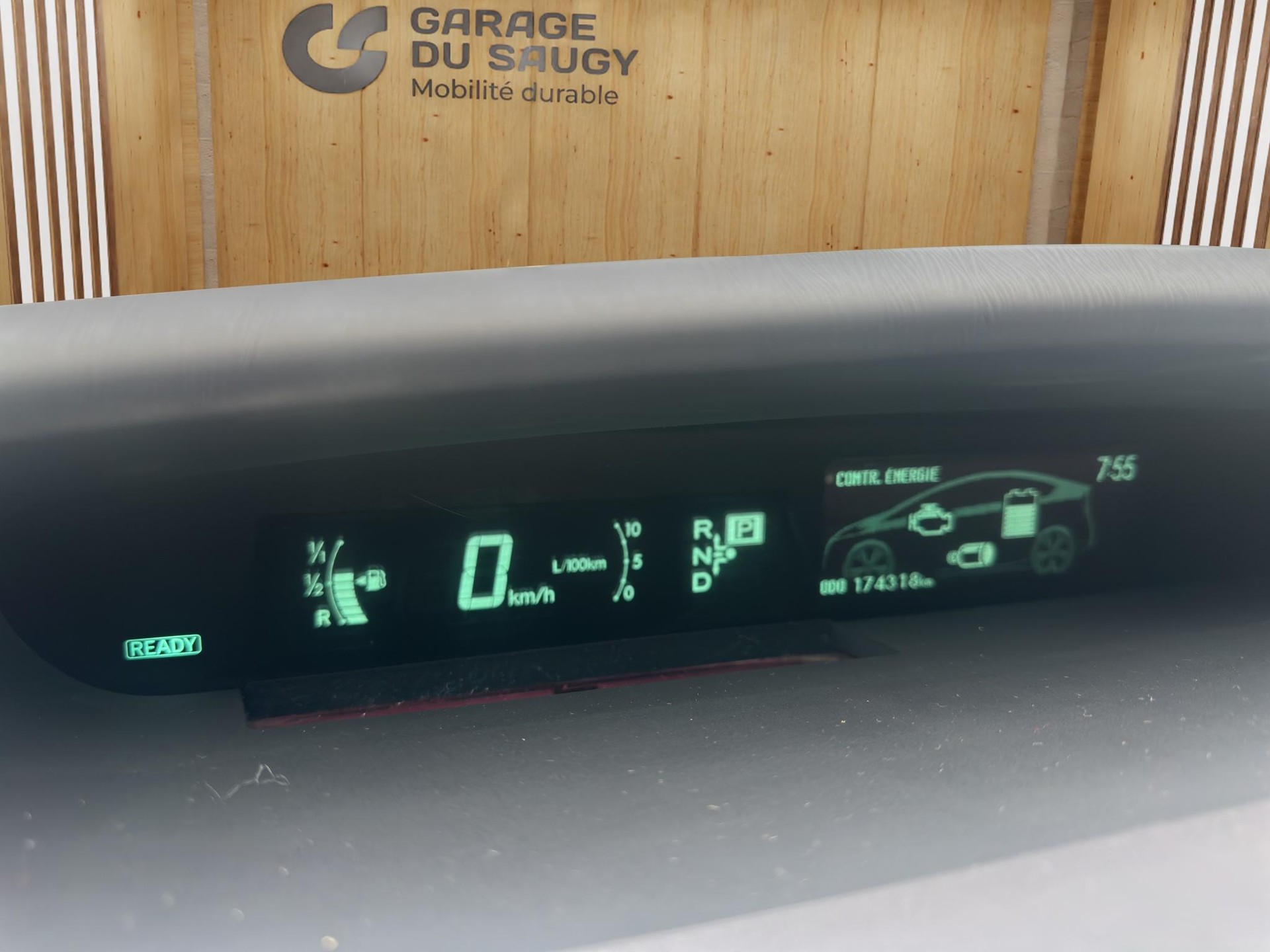 TOYOTA Prius 1.8 VVTi HSD S.Premium-image-9