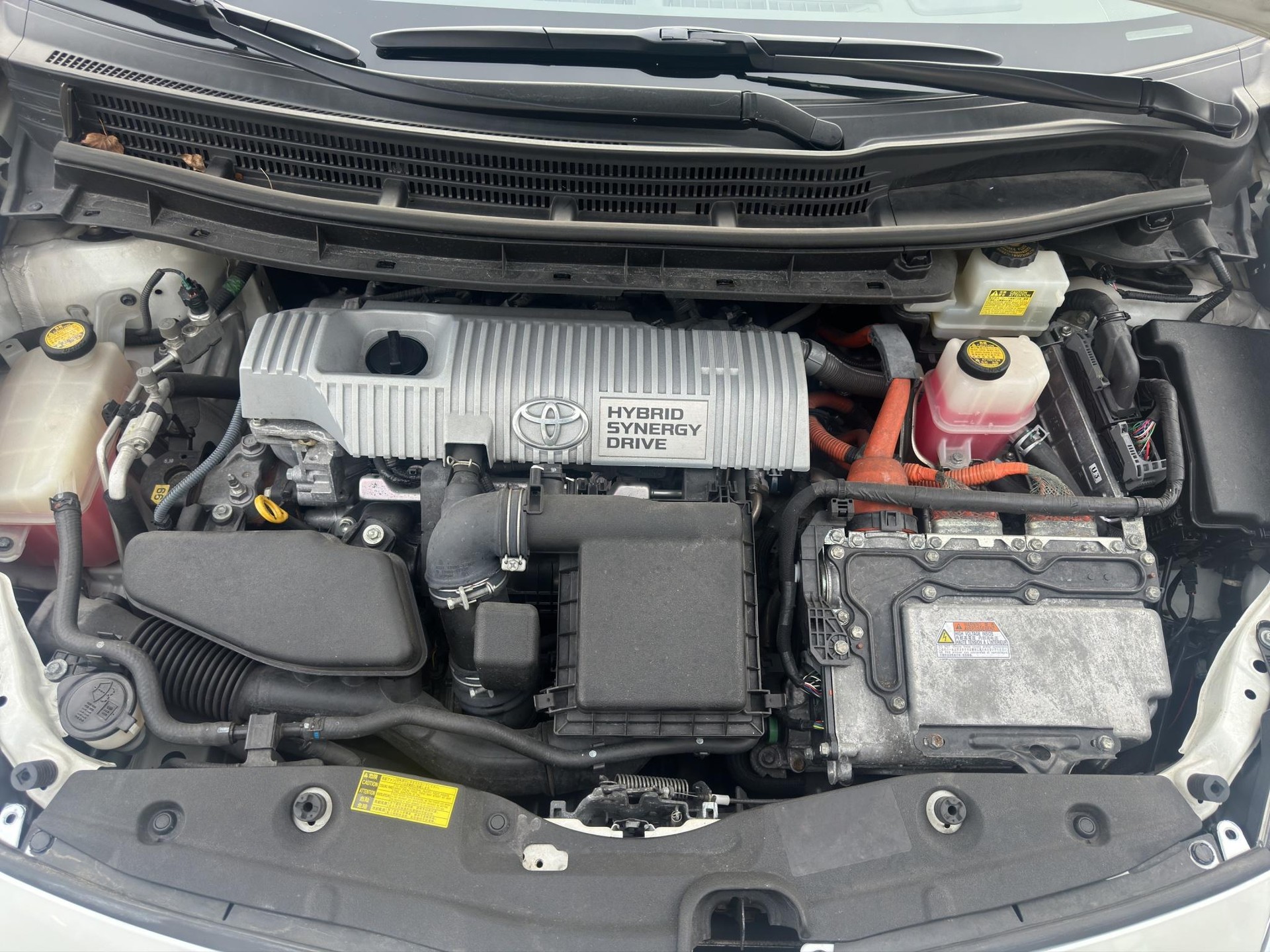 TOYOTA Prius 1.8 VVTi HSD S.Premium-image-14