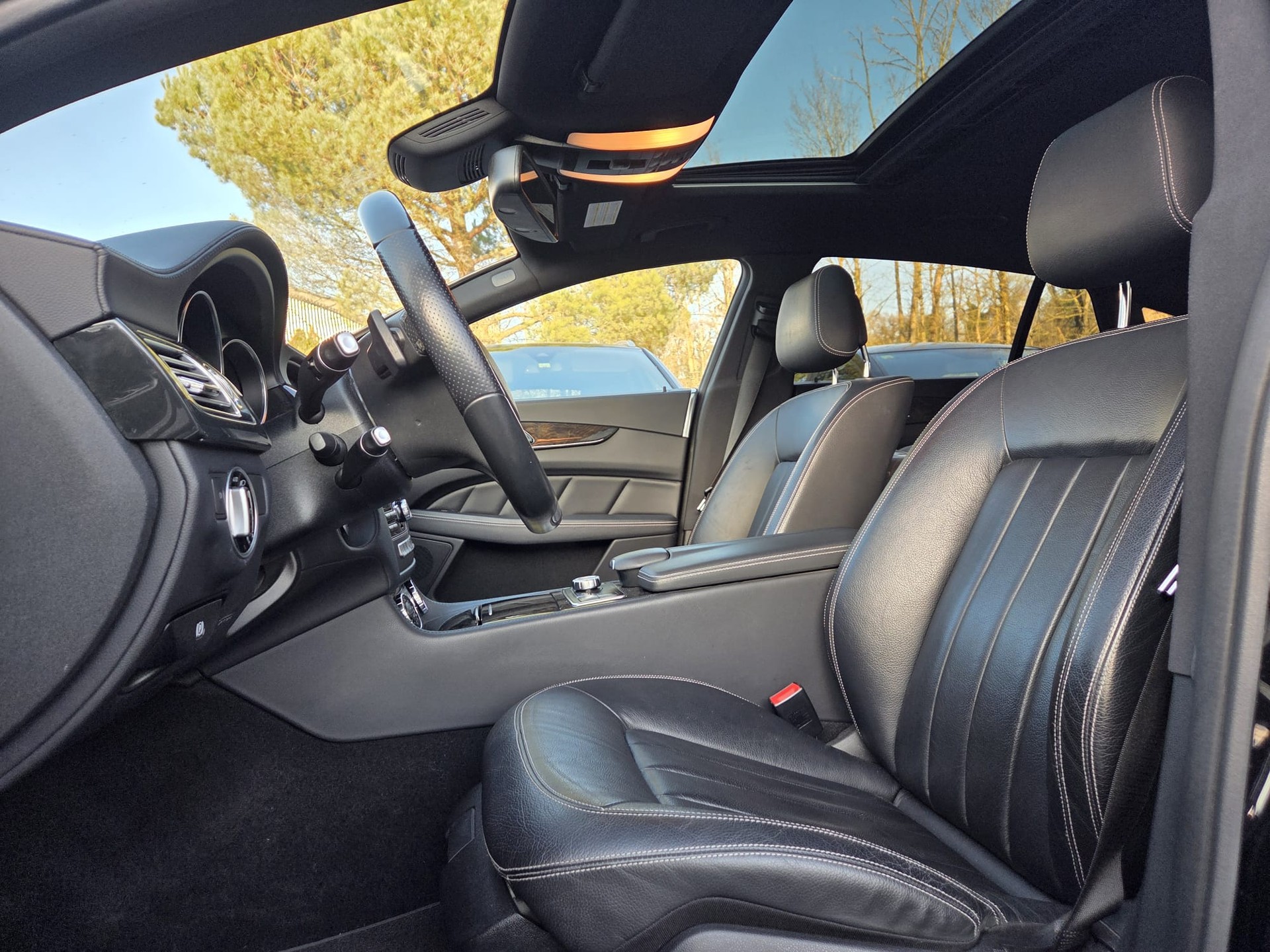 MERCEDES-BENZ CLS Shooting Brake 350 CDI 4Matic 7G-Tronic ** AHK 2100kg ** AMG Line **-image-4