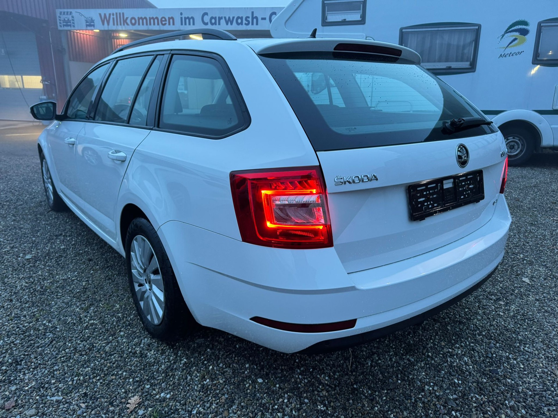 SKODA Octavia Combi 2.0 TDI Ambition 4x4 DSG-image-5