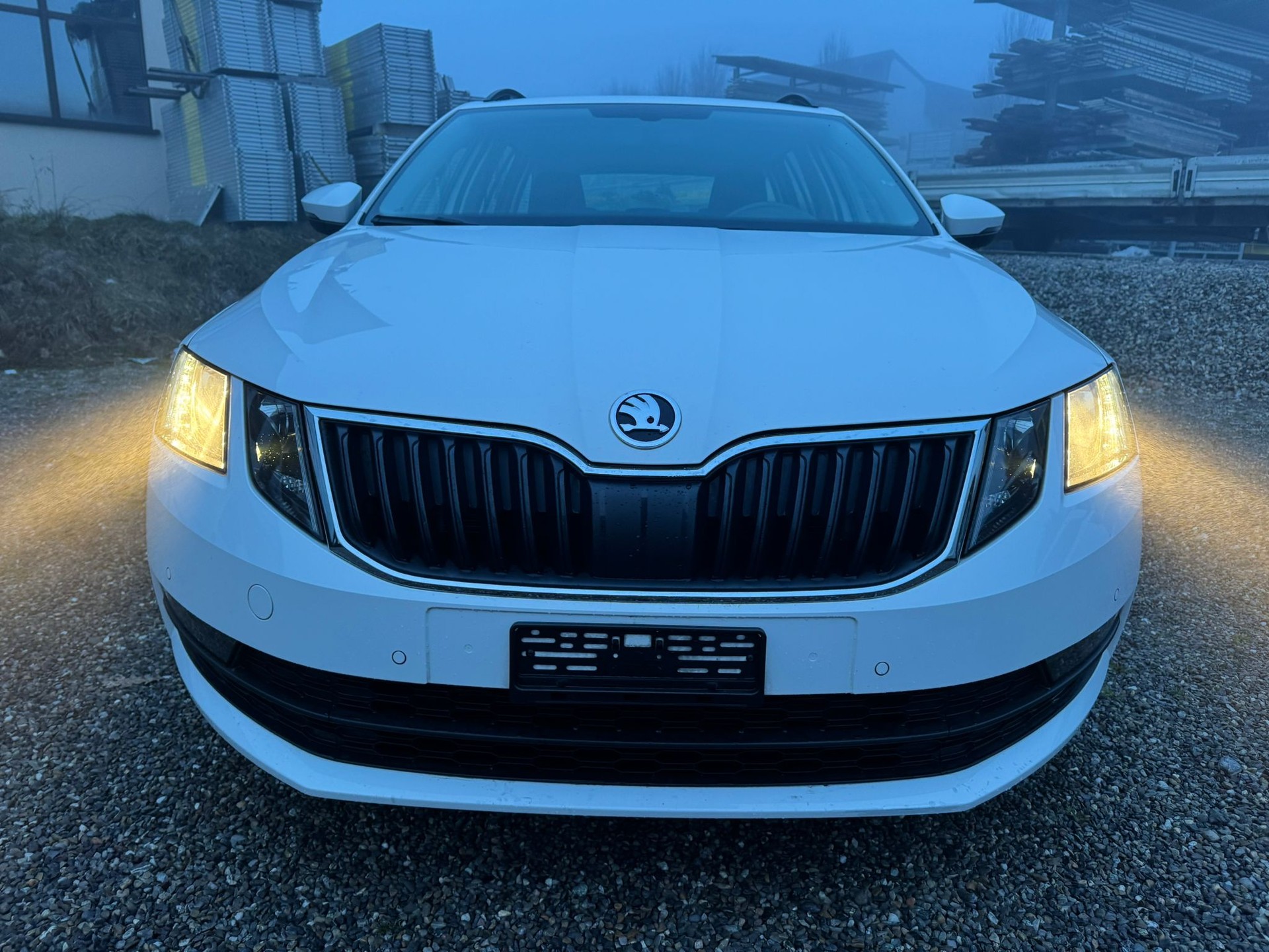 SKODA Octavia Combi 2.0 TDI Ambition 4x4 DSG-image-1