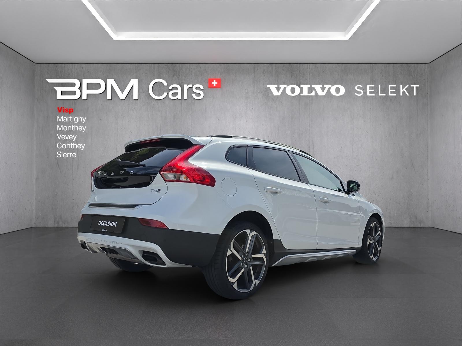 VOLVO V40 Cross Country Pro T4 AWD Geartronic-showroom-element-3