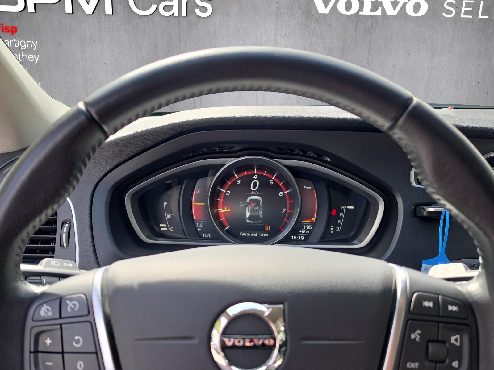 VOLVO V40 Cross Country Pro T4 AWD Geartronic-image-11