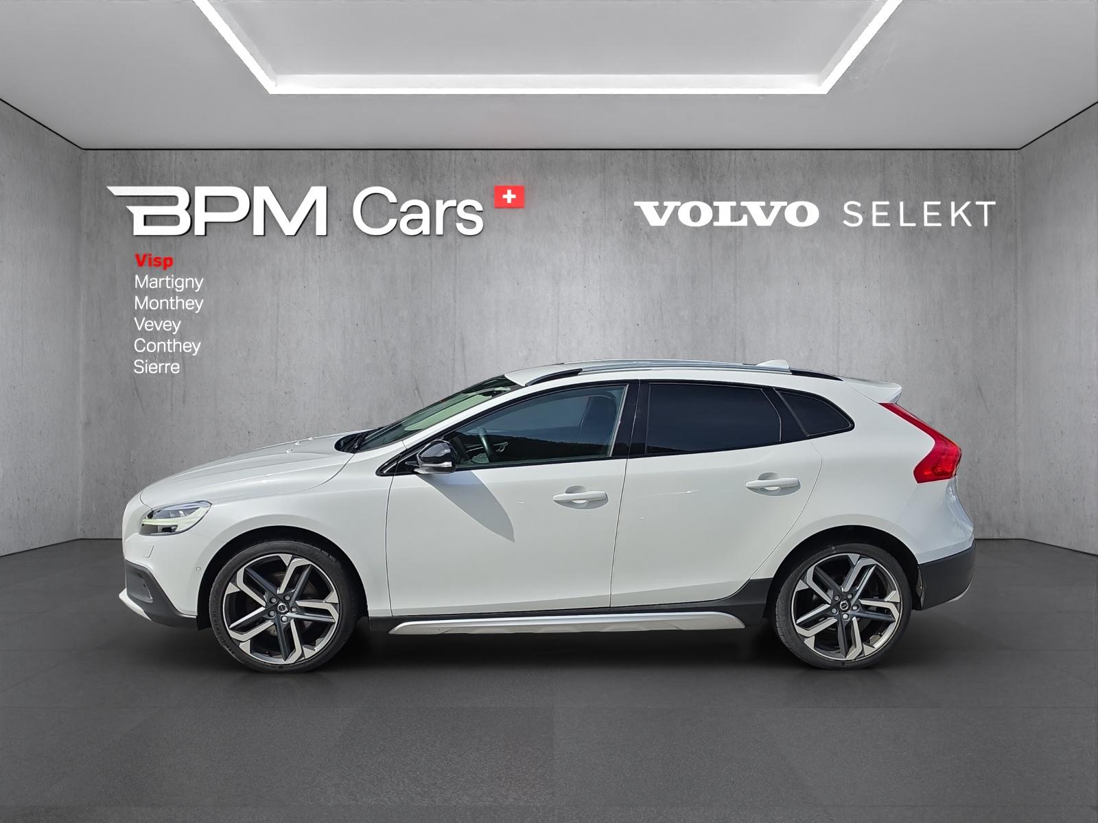 VOLVO V40 Cross Country Pro T4 AWD Geartronic-image-6