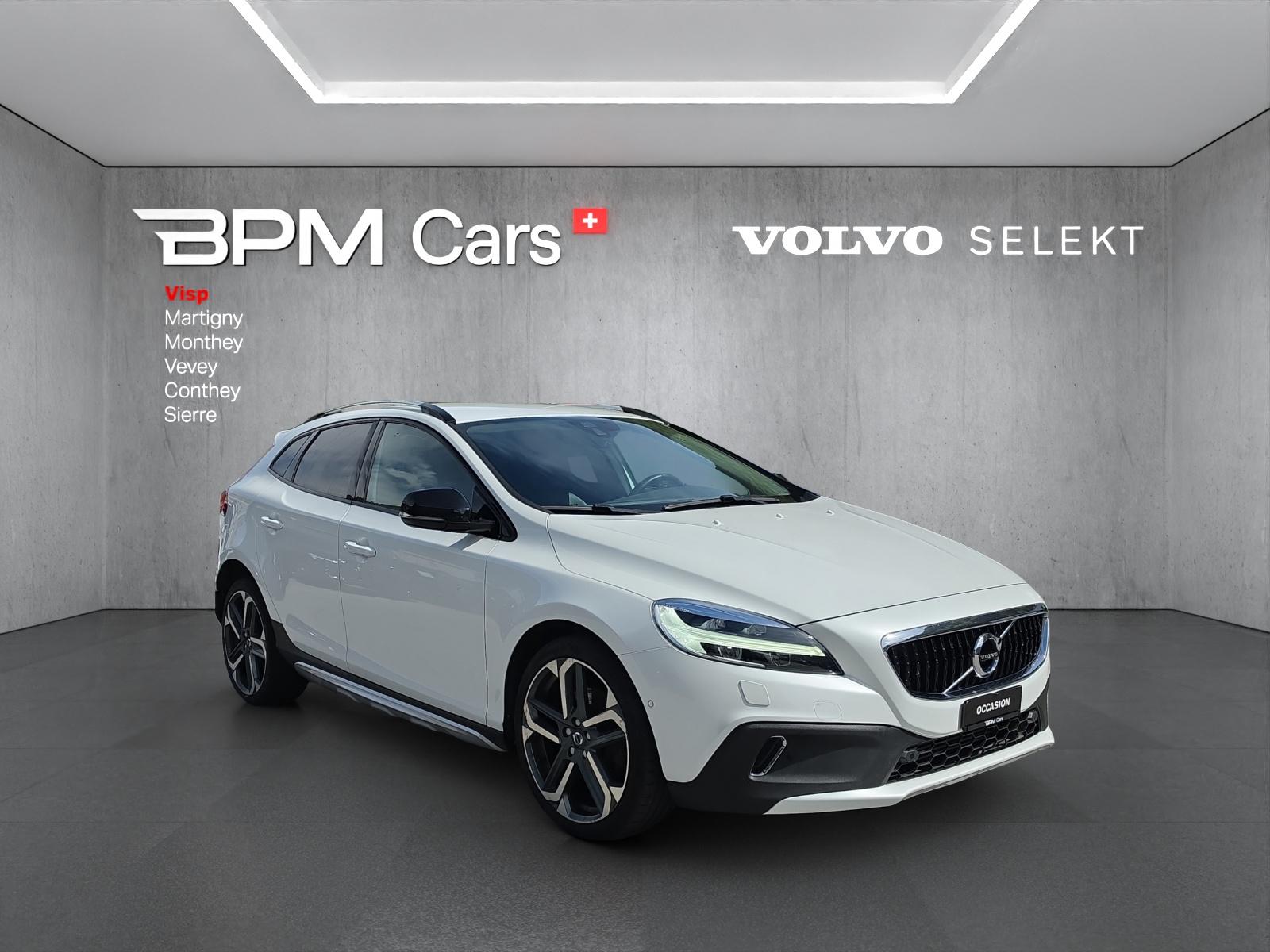 VOLVO V40 Cross Country Pro T4 AWD Geartronic-image-4