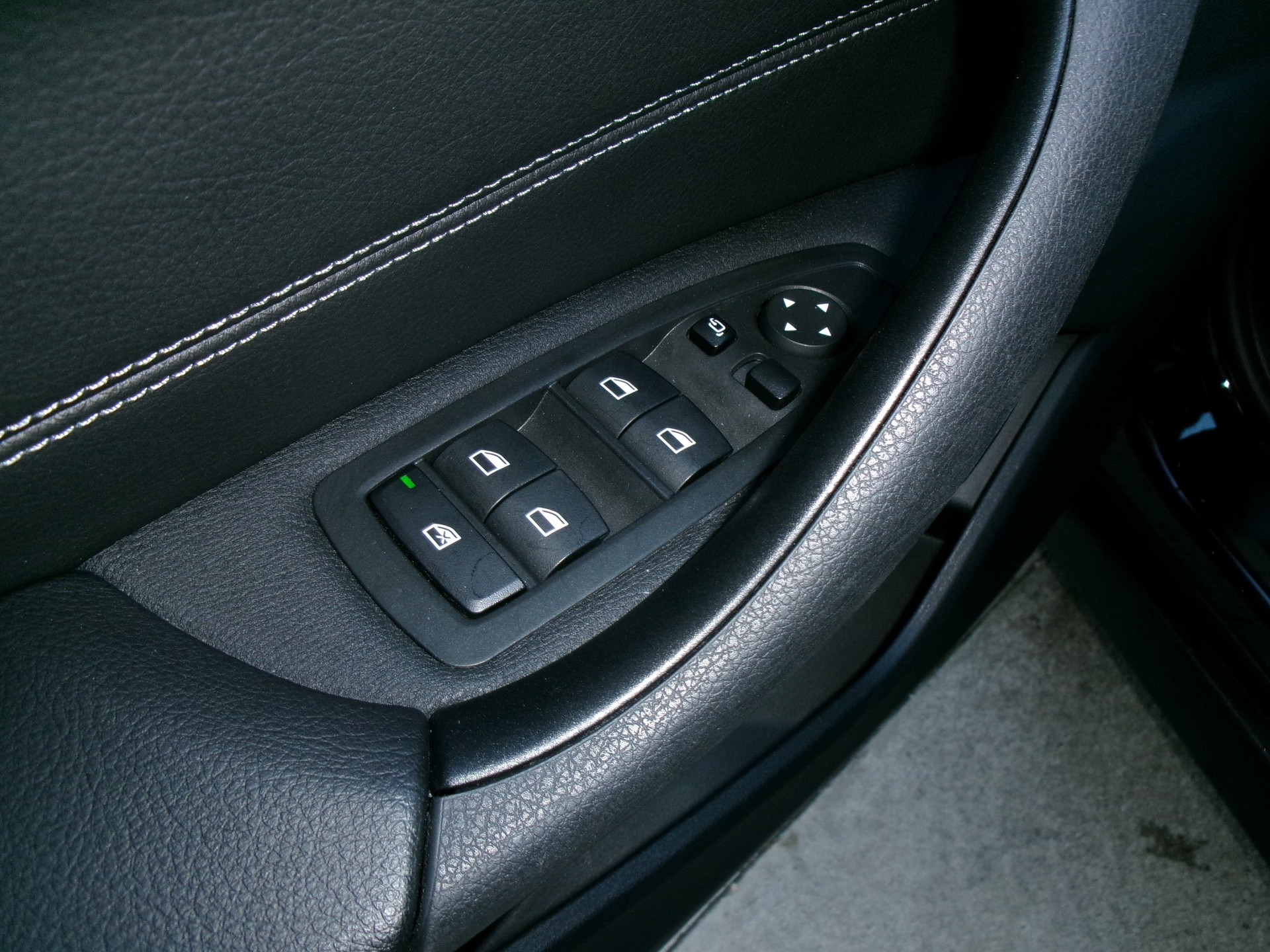 BMW X1 xDrive 18d Travel Edition Steptronic-image-6