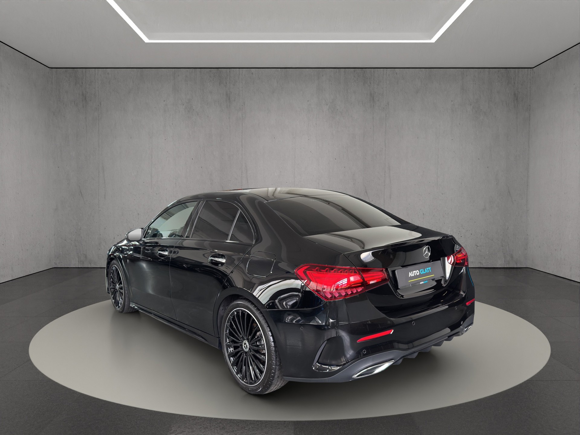 MERCEDES-BENZ A 180 7G-DCT AMG Line Night Star "Pano-Burmester-360°Kamera"-image-4