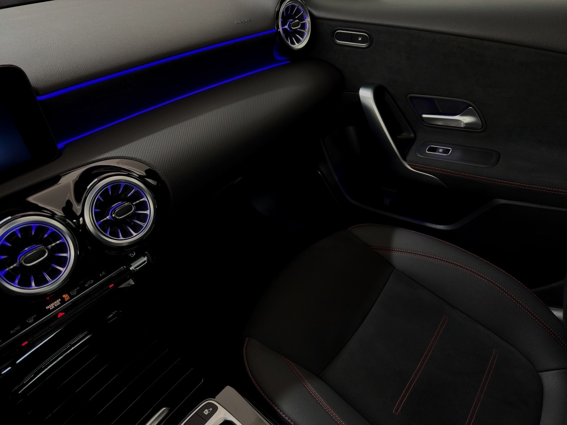 MERCEDES-BENZ A 180 7G-DCT AMG Line Night Star "Pano-Burmester-360°Kamera"-image-20