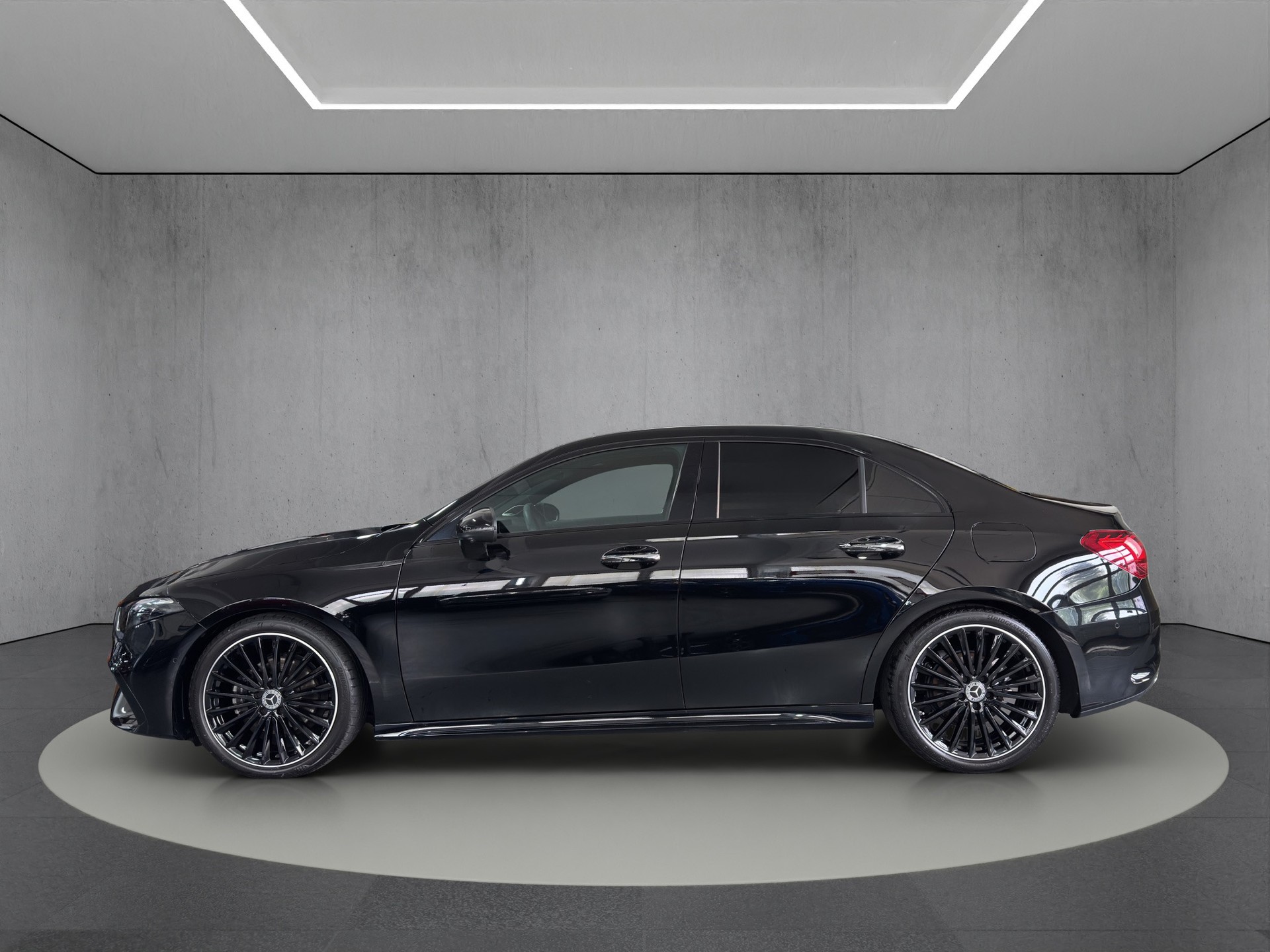 MERCEDES-BENZ A 180 7G-DCT AMG Line Night Star "Pano-Burmester-360°Kamera"-image-2