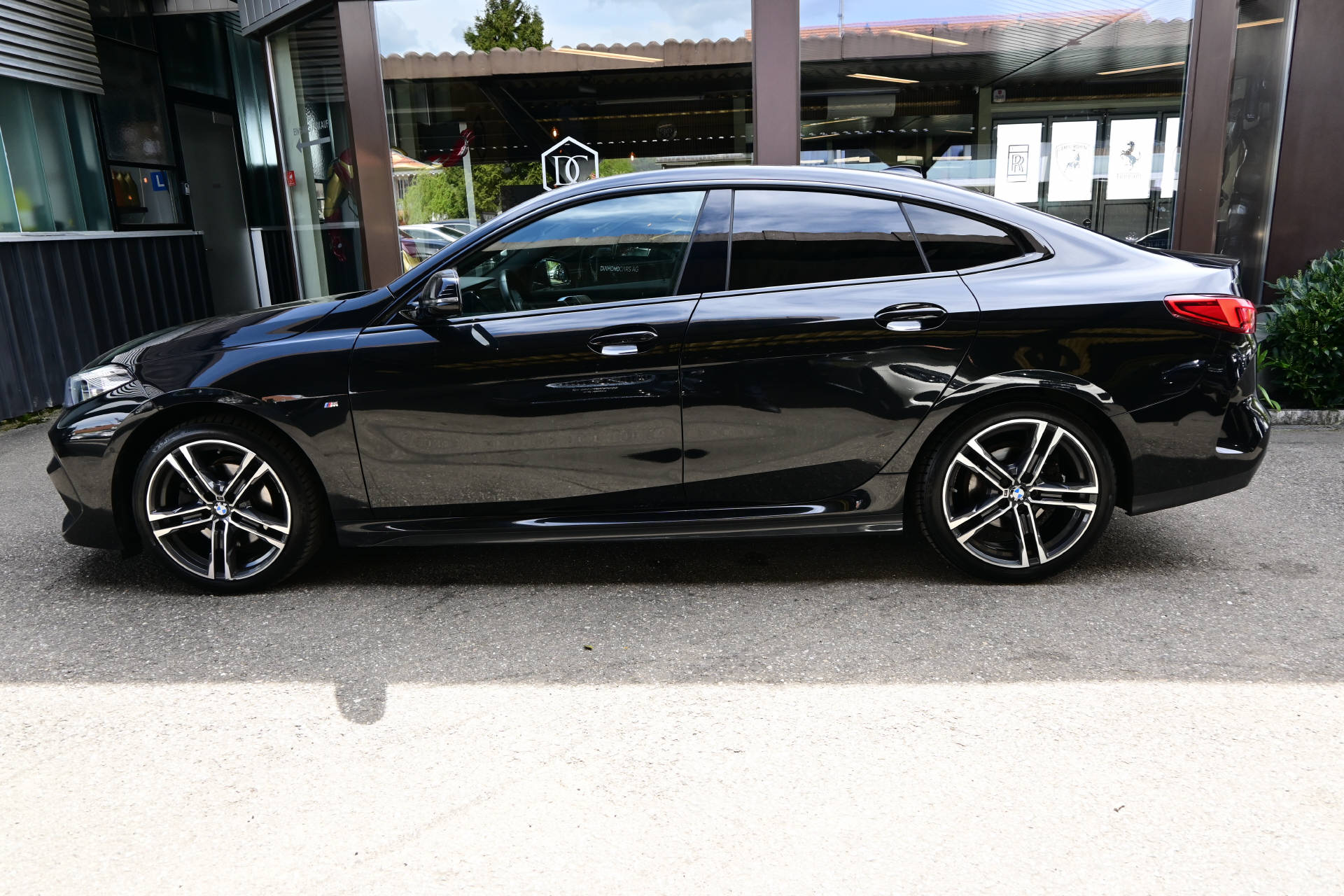 BMW 218i Gran Coupé M-Sport *Panoramadach*-image-4