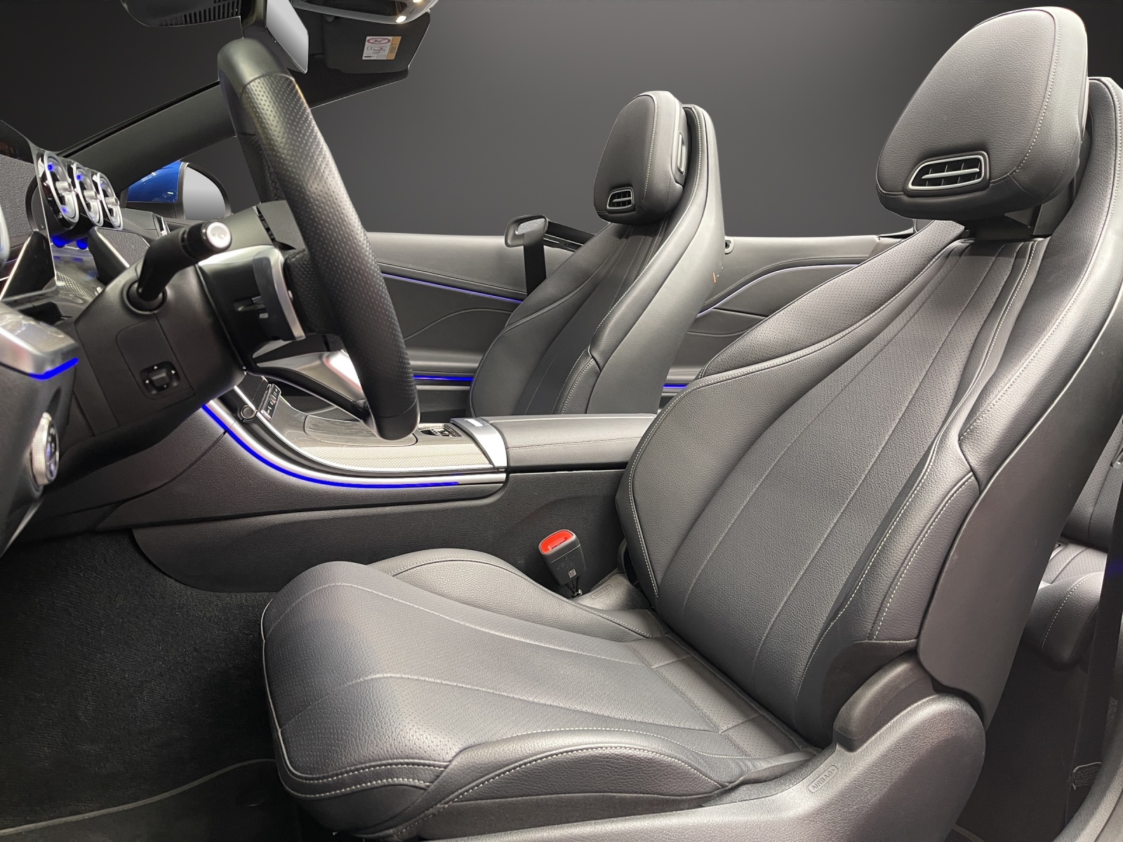 MERCEDES-BENZ CLE 200 Cabrio 4M-image-12