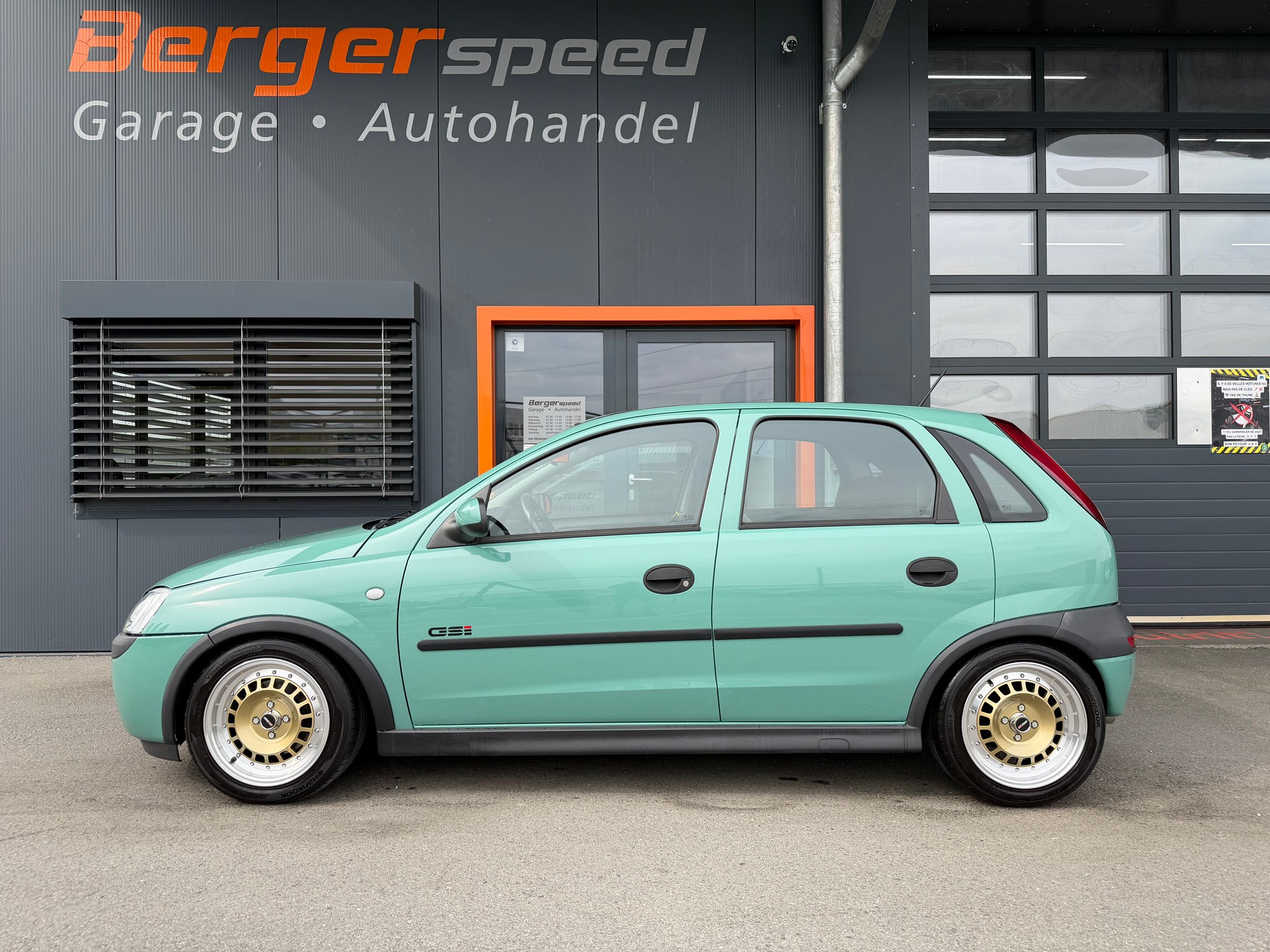 OPEL Corsa 1.4 16V Comfort-showroom-element-1