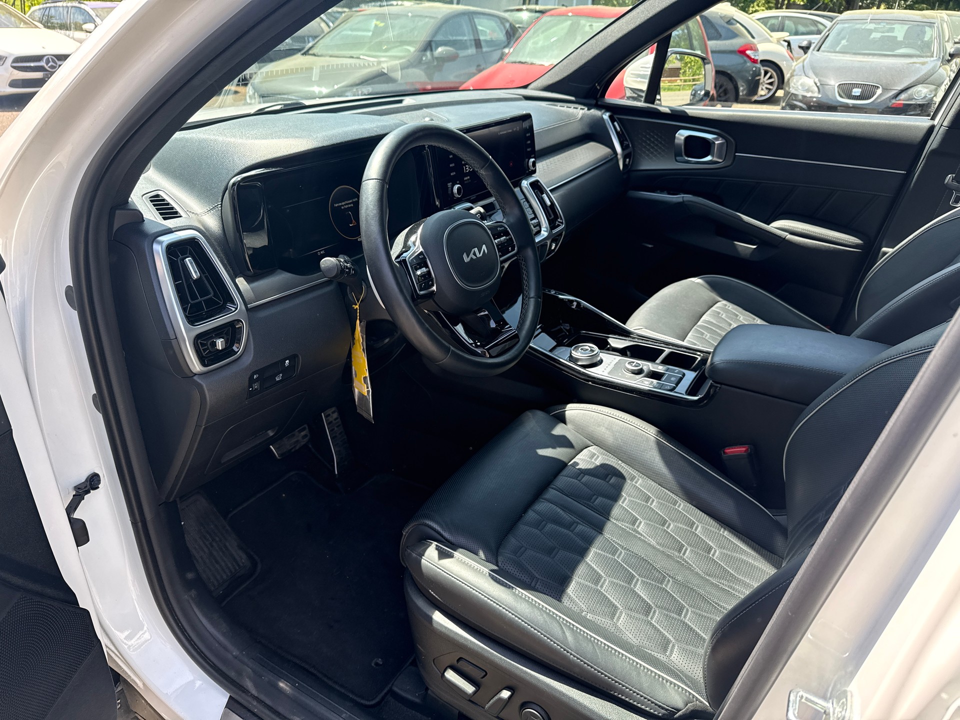 KIA Sorento 1.6 T-GDi HEV Style-image-8