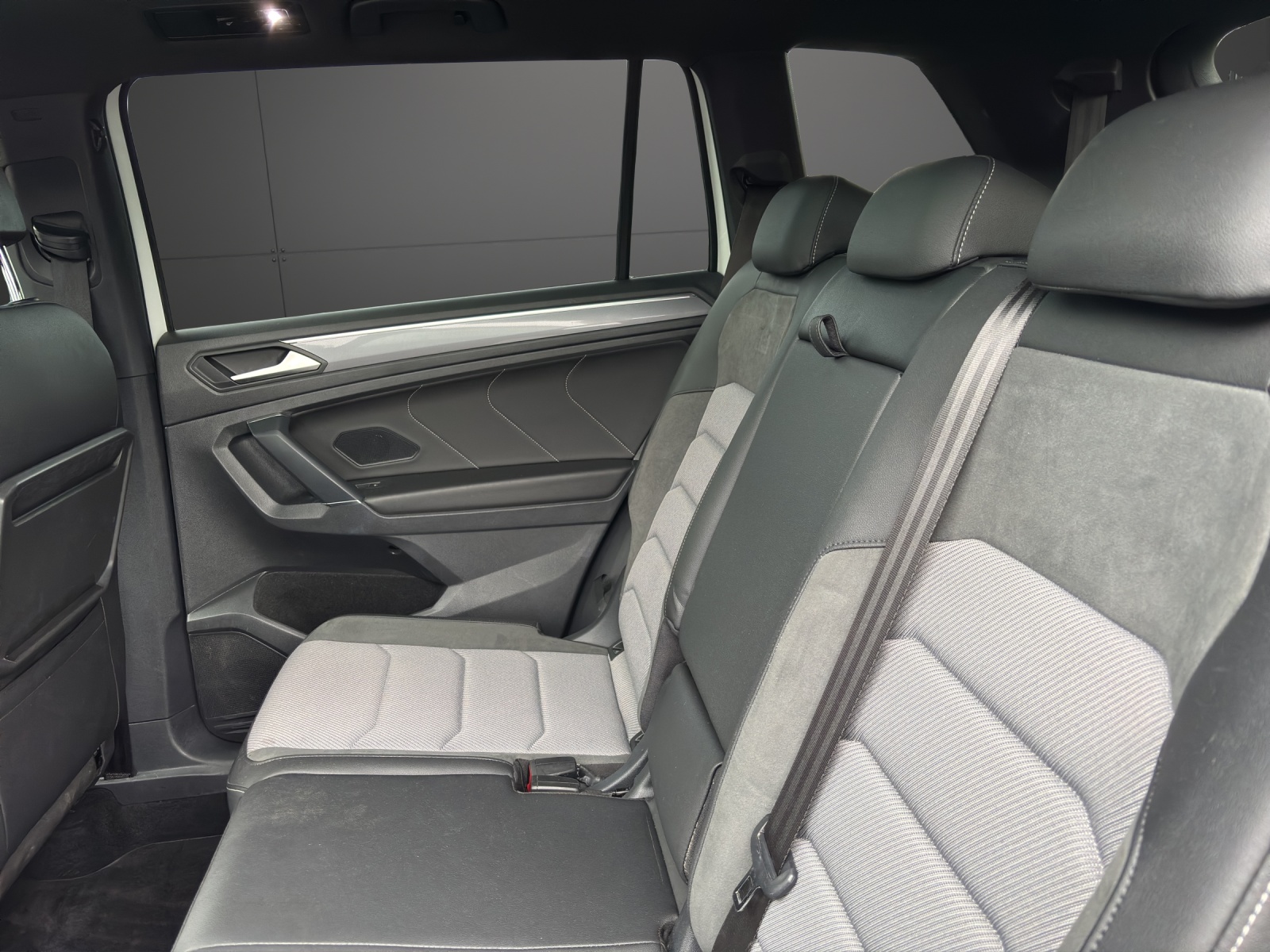 VW Tiguan Allspace 2.0TSI Highline 4Motion DSG-image-12