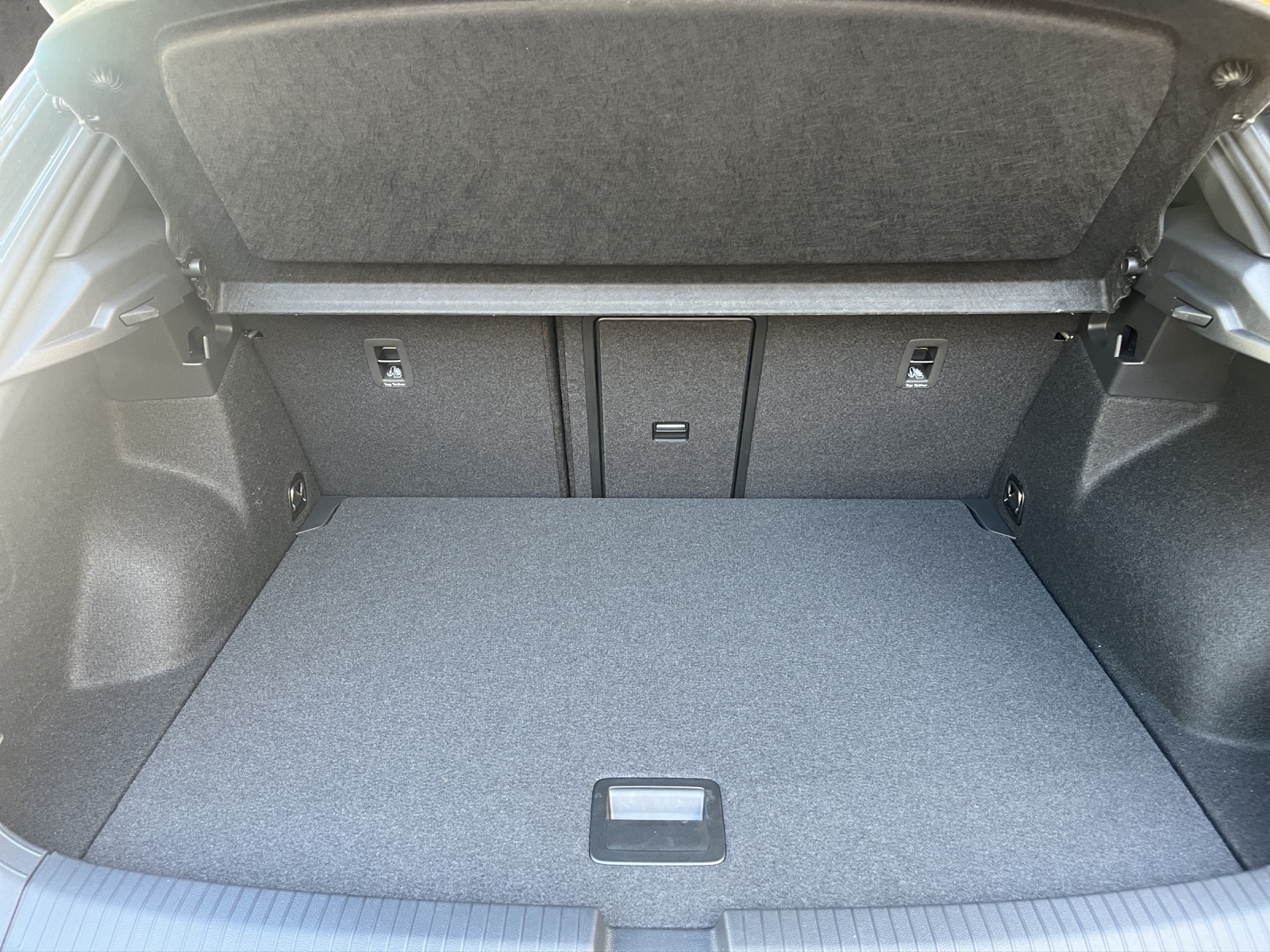 VW T-Roc 2.0 TSI R DSG 4Motion-image-7