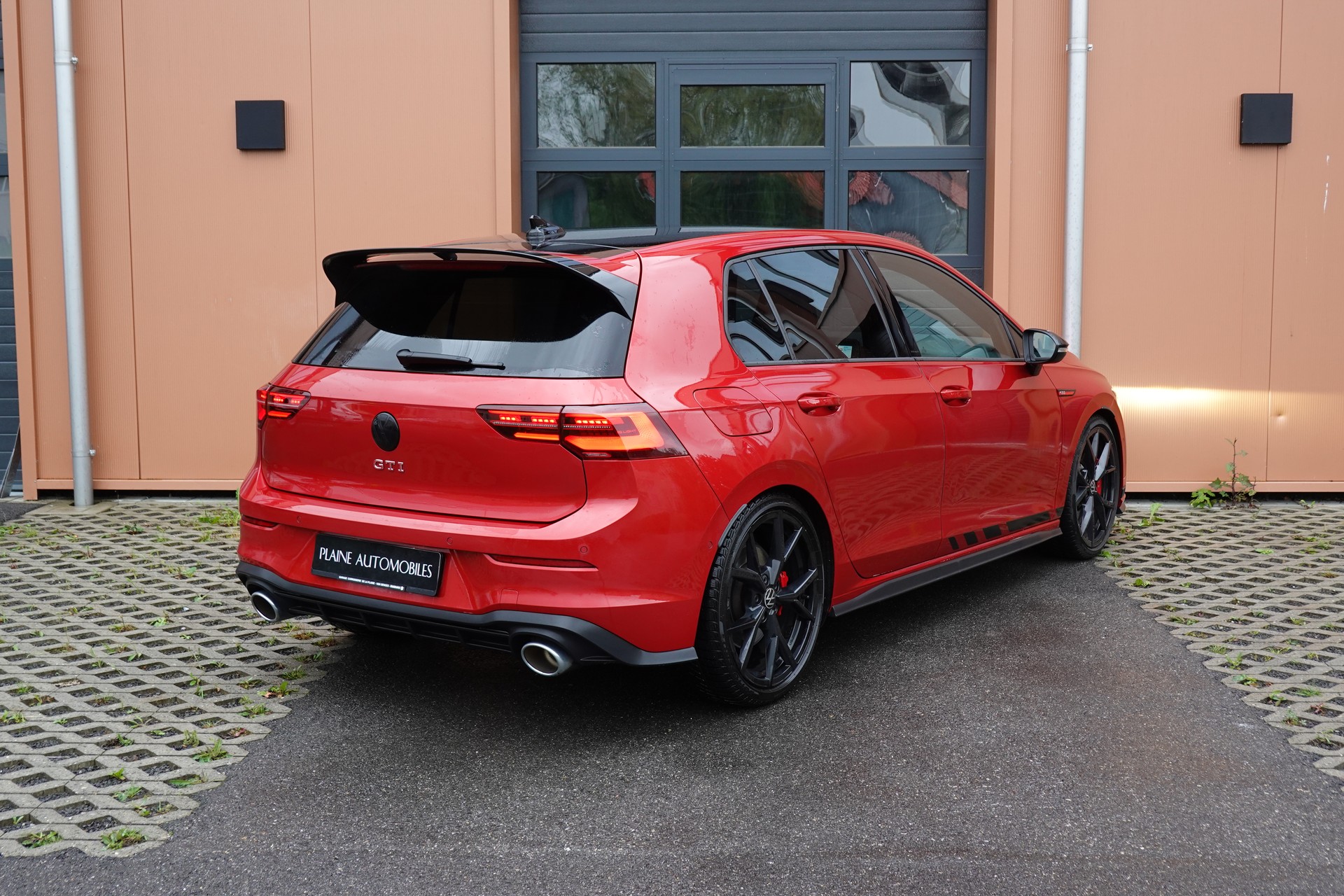 VW Golf 2.0 TSI GTI Clubsport DSG -"Jantes 19' Noir * Feux IQ Light * Sièges Chauffant * Head-up Display * Caméra + Capteurs"-image-7
