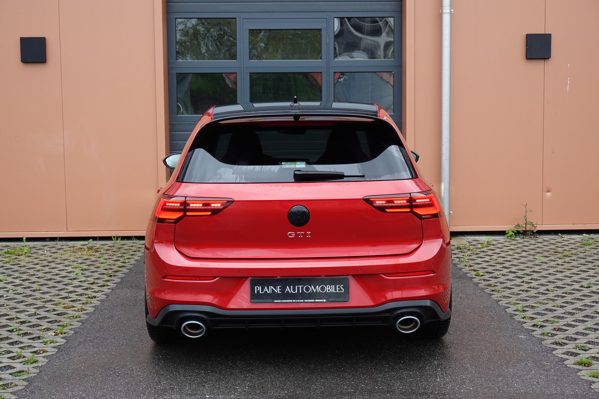 VW Golf 2.0 TSI GTI Clubsport DSG -"Jantes 19' Noir * Feux IQ Light * Sièges Chauffant * Head-up Display * Caméra + Capteurs"-image-8