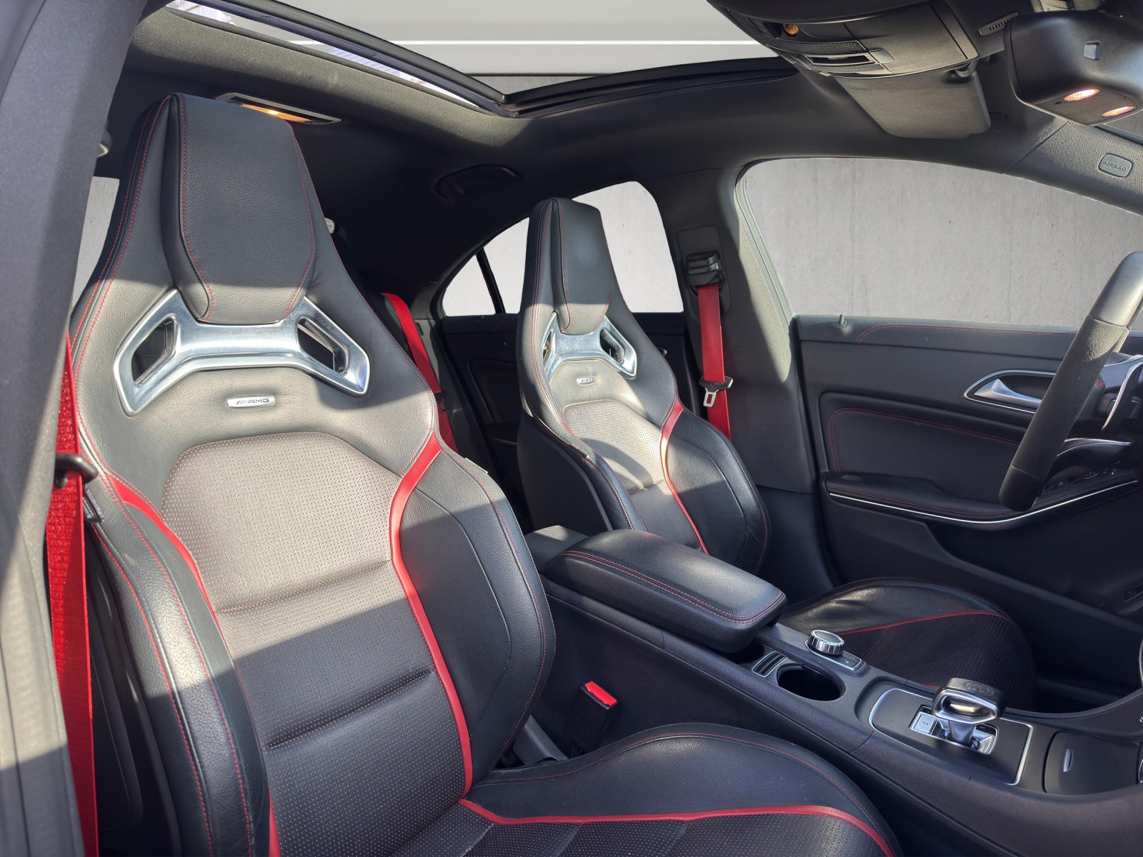 MERCEDES-BENZ CLA 45 AMG 4Matic Speedshift-image-10