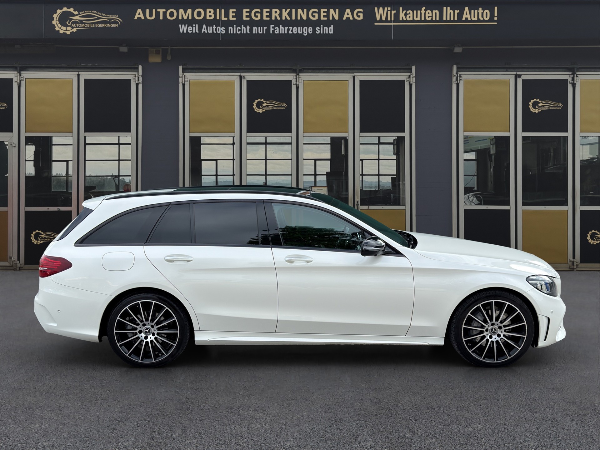 MERCEDES-BENZ C 220 d Swiss Star AMG Line 4m Kombi-showroom-element-3