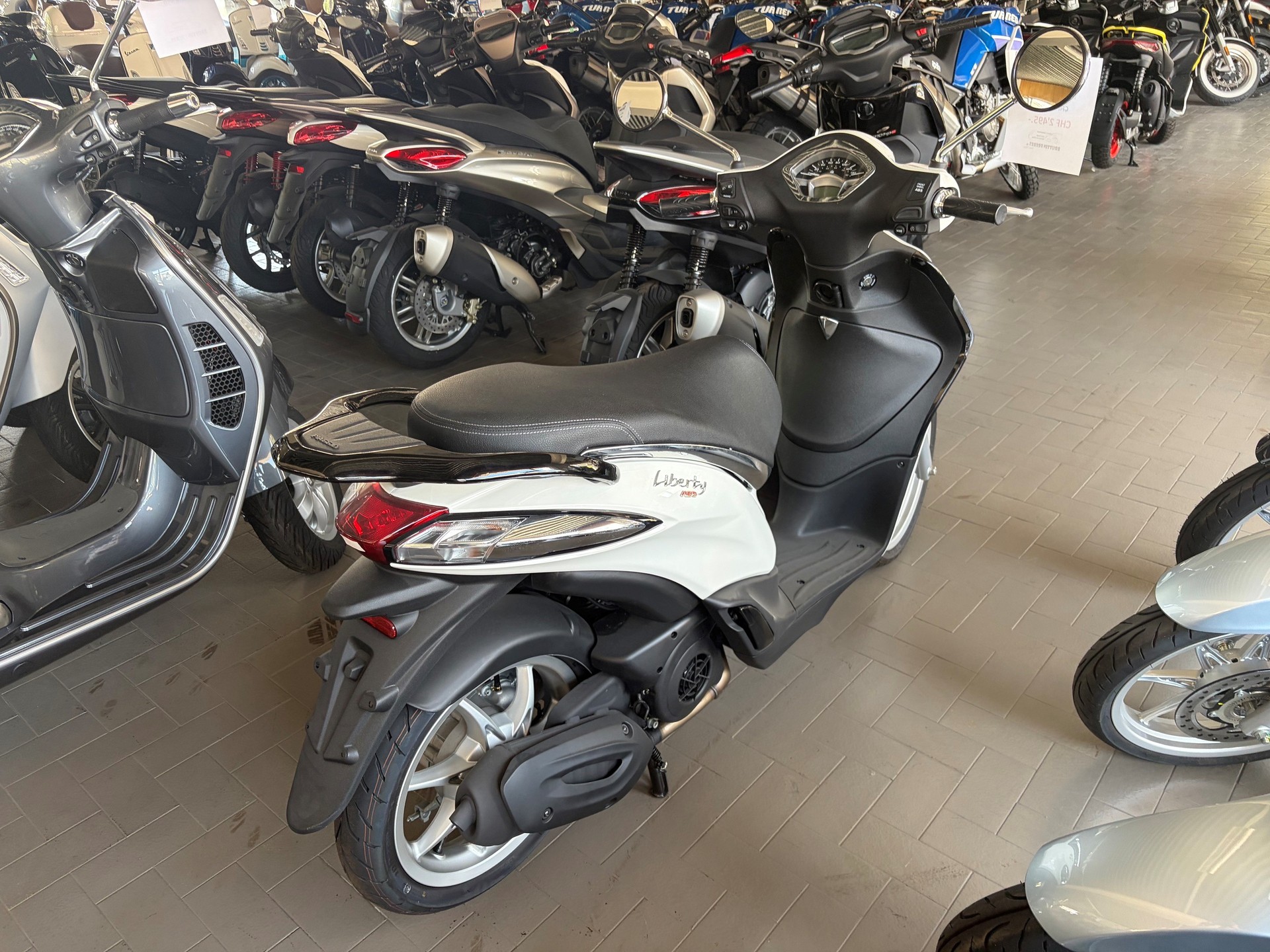 PIAGGIO Liberty 125-image-4
