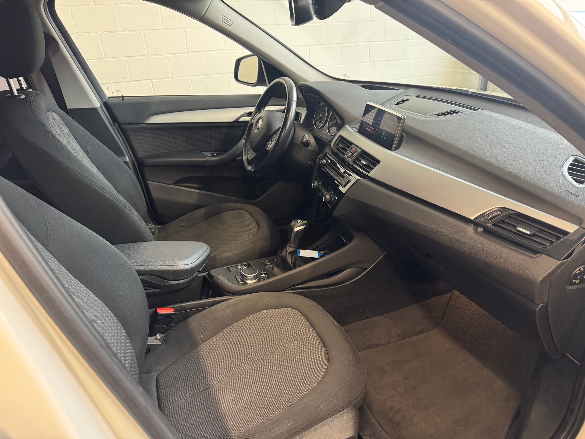 BMW X1 xDrive 18d Steptronic-image-10
