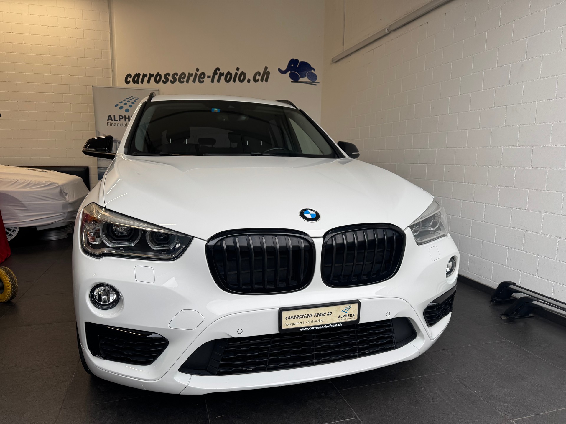 BMW X1 xDrive 18d Steptronic-image-0