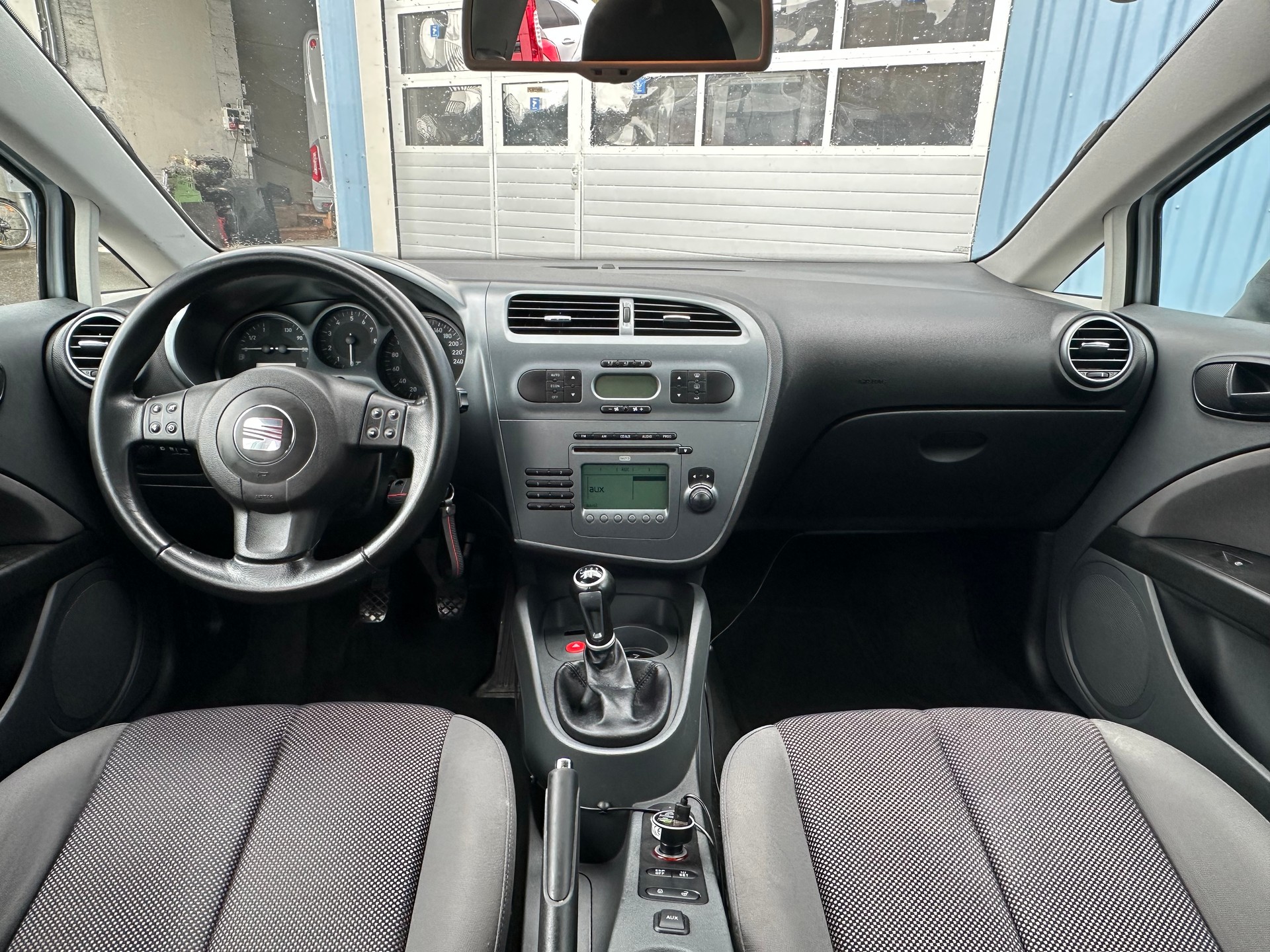 SEAT Leon 1.6 Reference-image-10