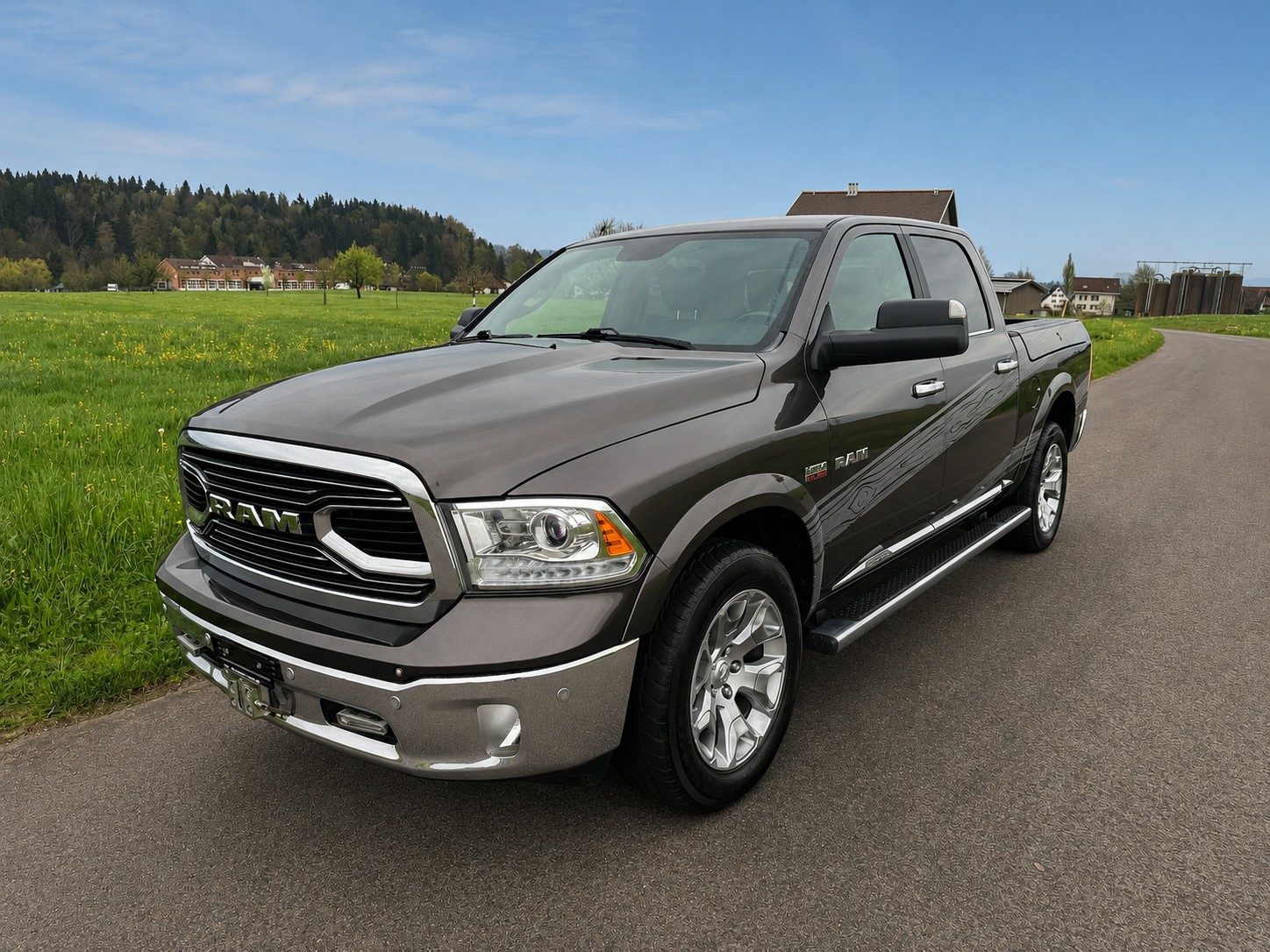 DODGE 1500 CrewCab Limited **10`500 KG Anhängelast**