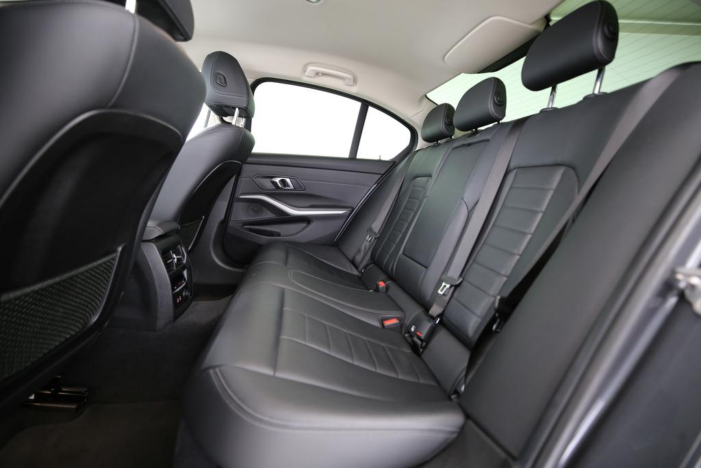 BMW 320d xDrive SAG-image-7