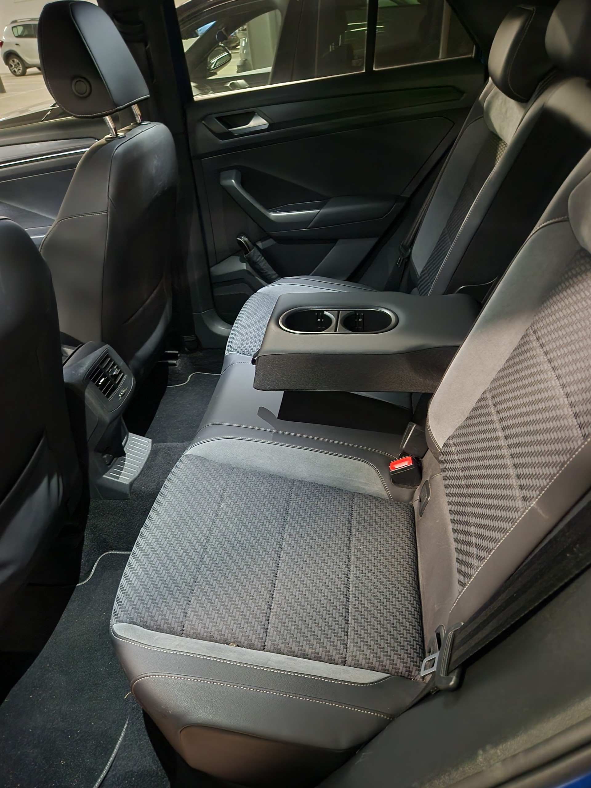 VW 2.0 TDI SCR Sport DSG 4motion. Der einzig richtige!-image-17