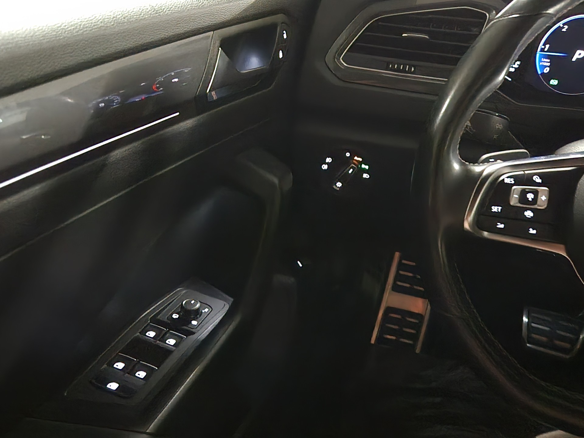 VW 2.0 TDI SCR Sport DSG 4motion. Der einzig richtige!-image-11