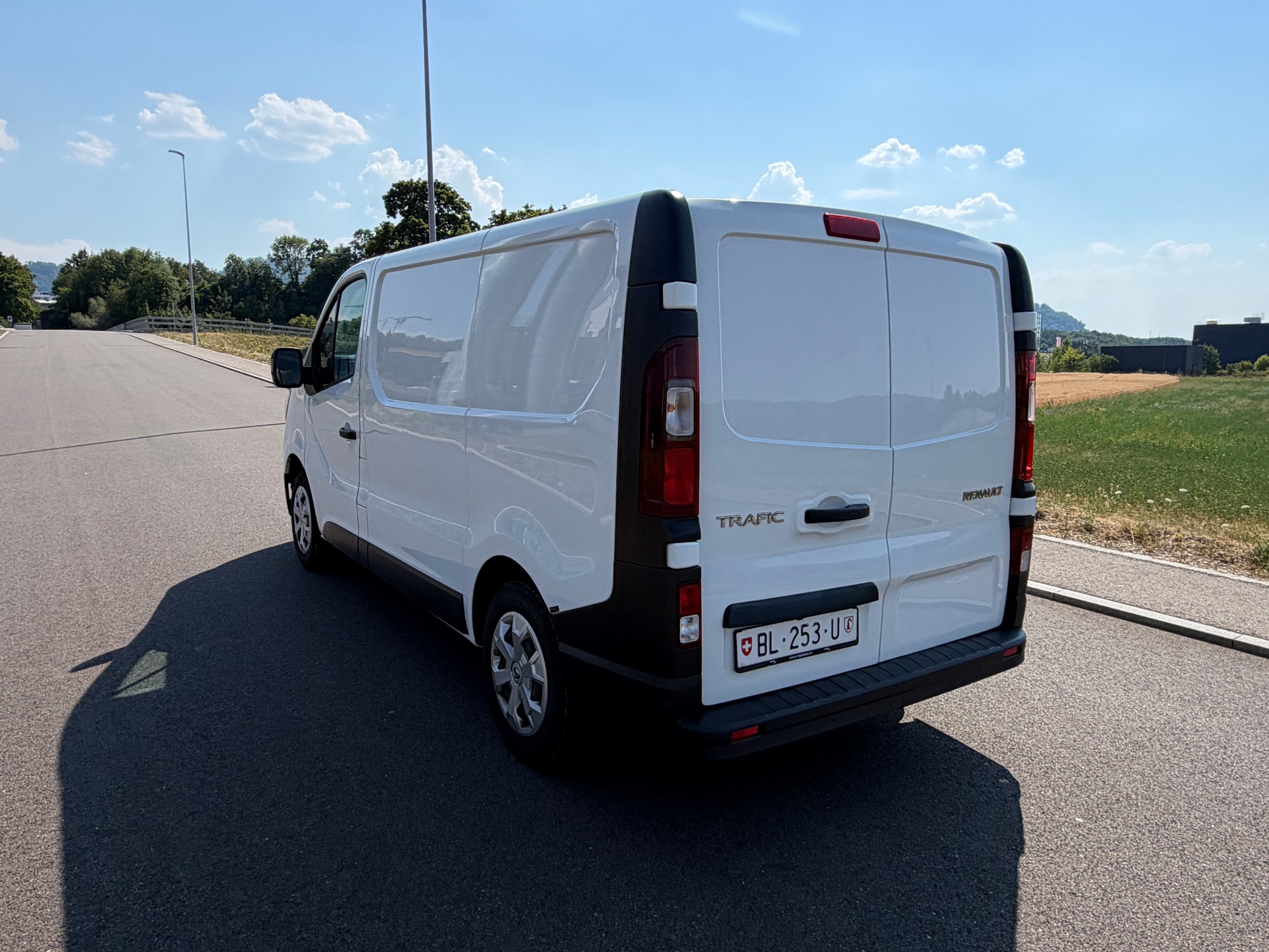RENAULT Trafic 2.0 Blue dCi 130 Business L1H1 EN-image-9
