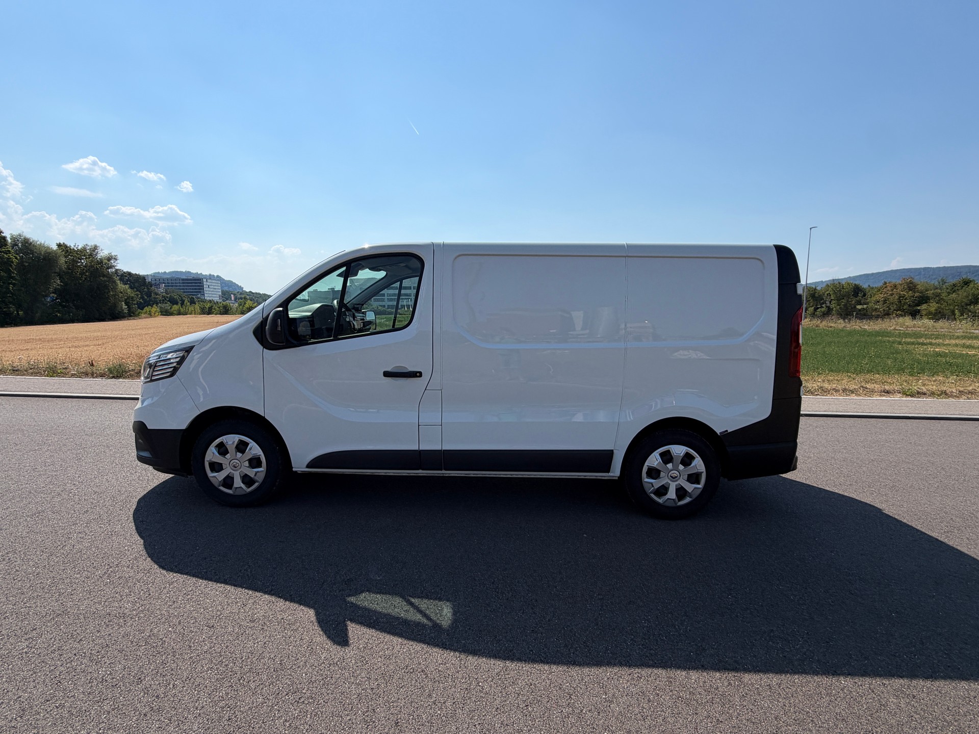 RENAULT Trafic 2.0 Blue dCi 130 Business L1H1 EN-image-8