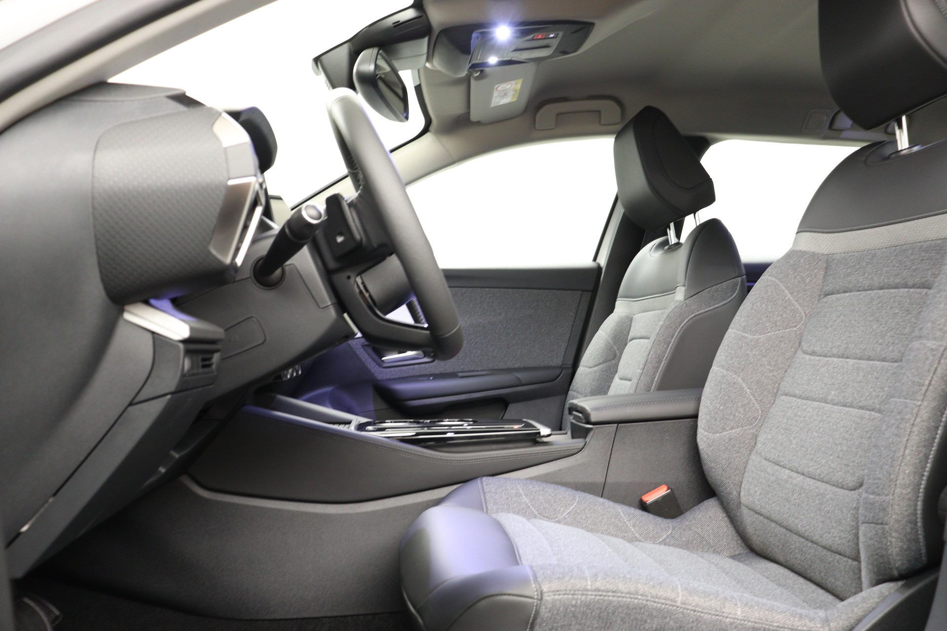 CITROEN C5 X 1.2 PureTech Swiss Edition-showroom-element-3