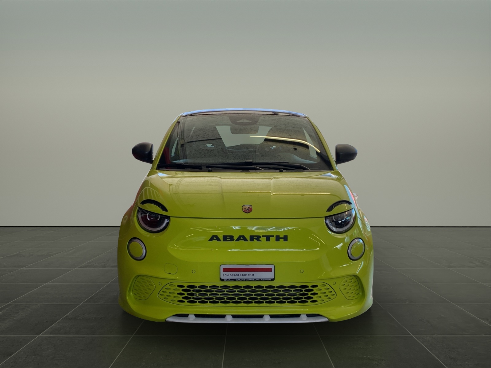 FIAT 500e Abarth Turismo-showroom-element-1