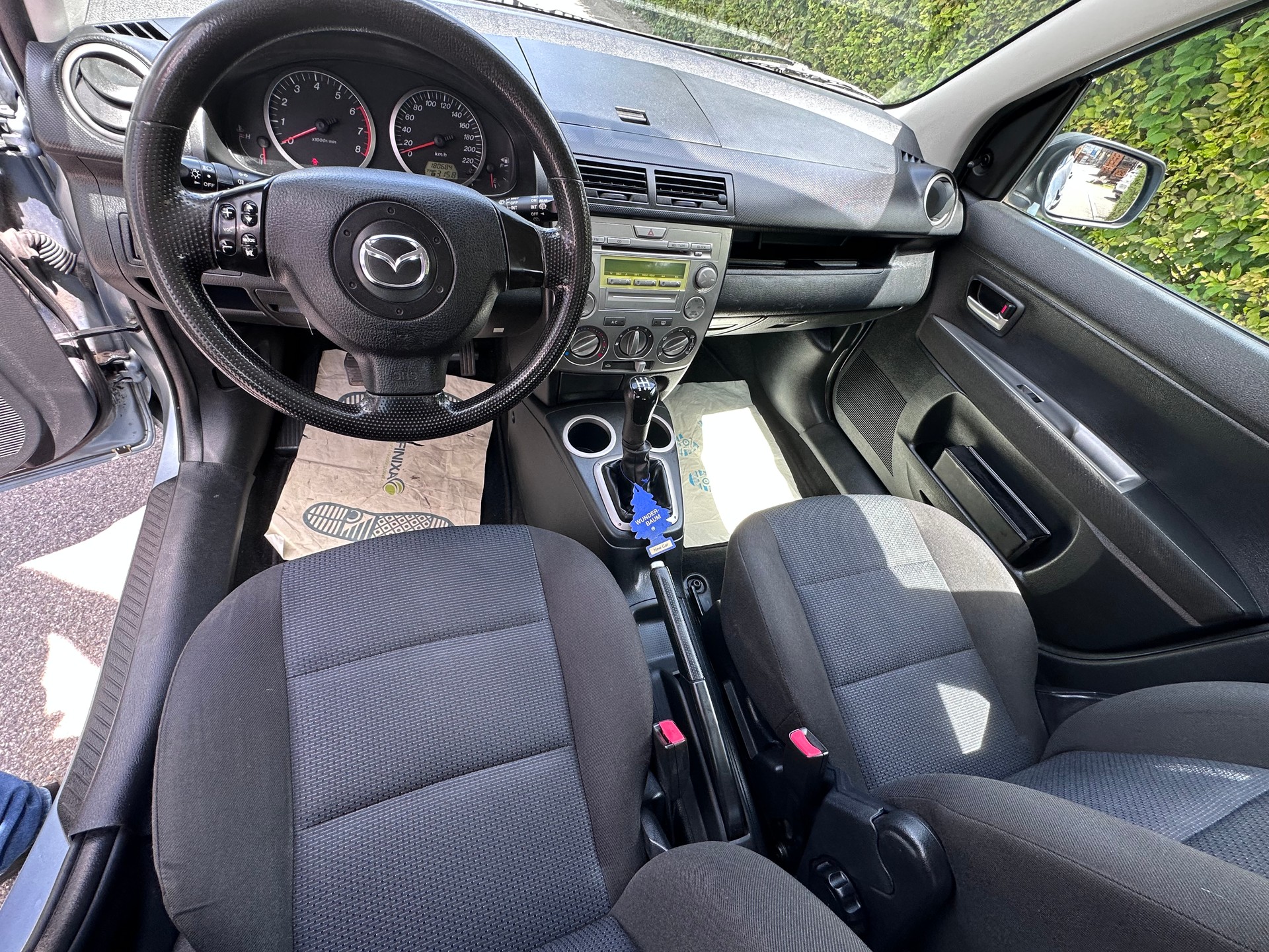 MAZDA 2 1.4i 16V Exclusive-image-8