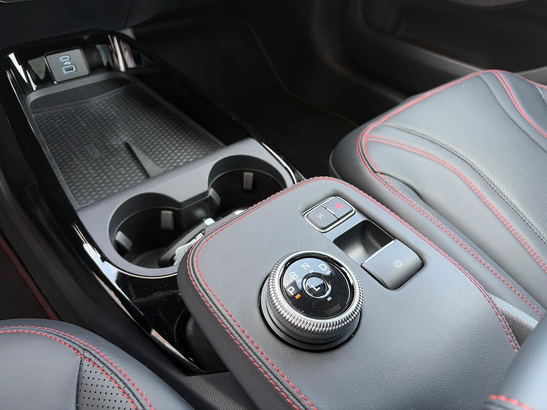 FORD Mustang Mach-E Premium AWD-image-15