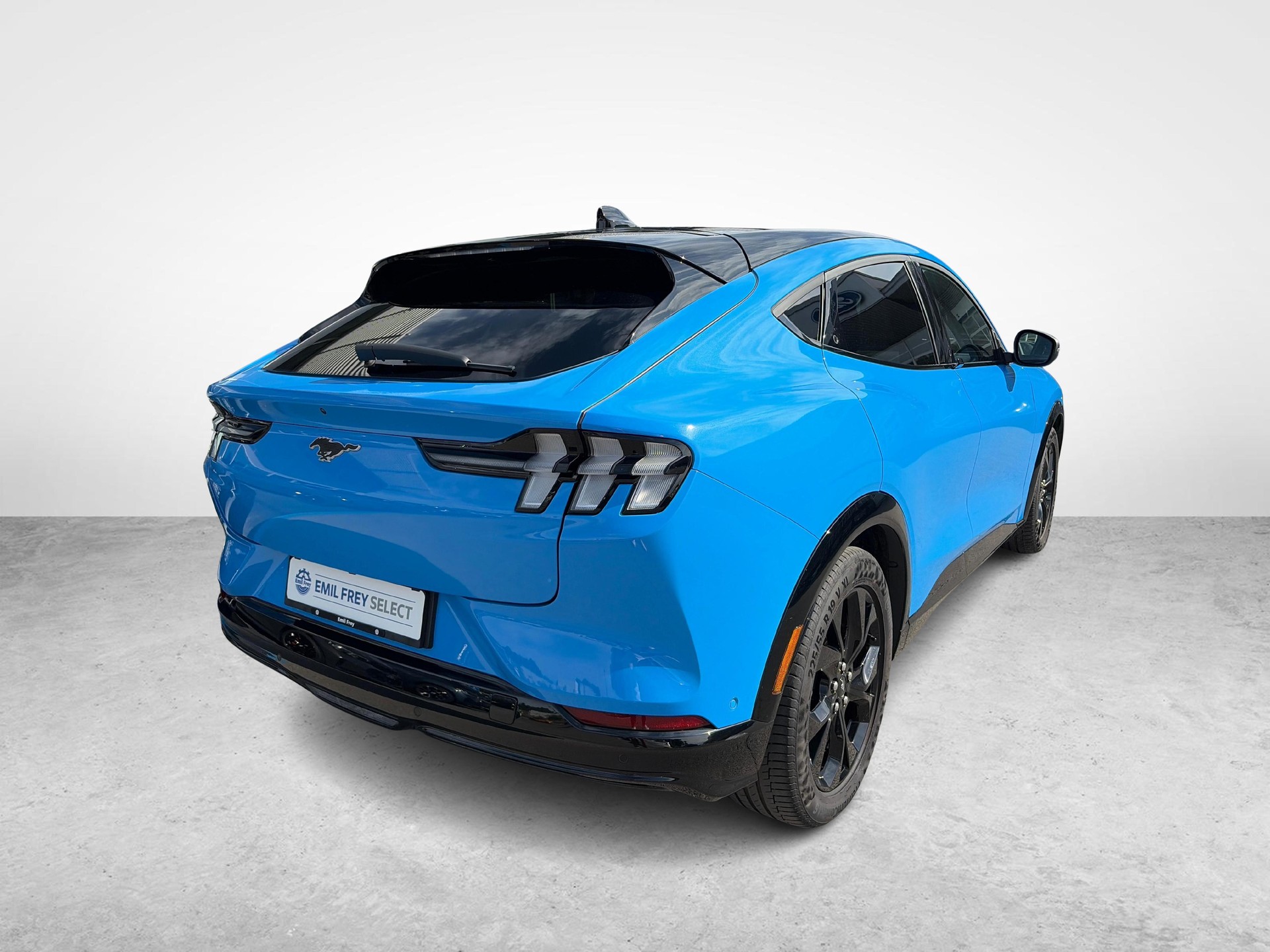 FORD Mustang Mach-E Premium AWD-image-4
