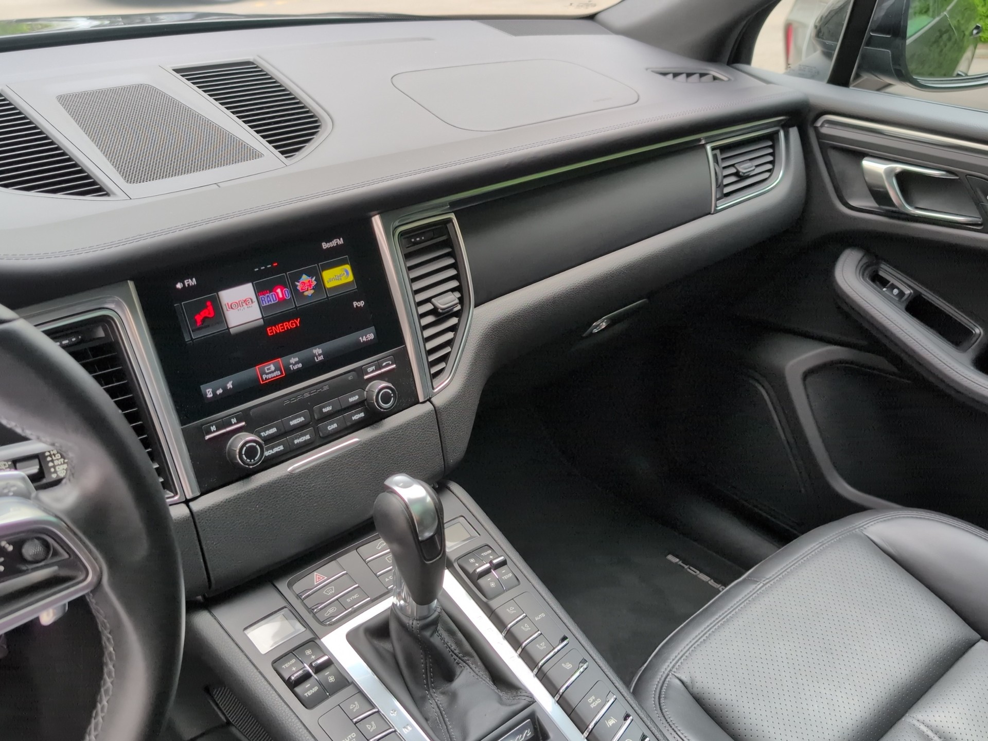 PORSCHE Macan PDK-image-10