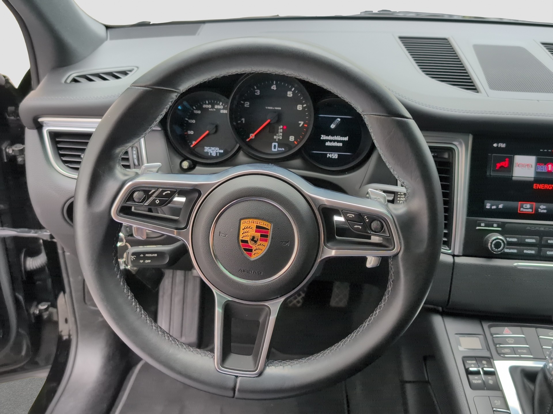 PORSCHE Macan PDK-image-9